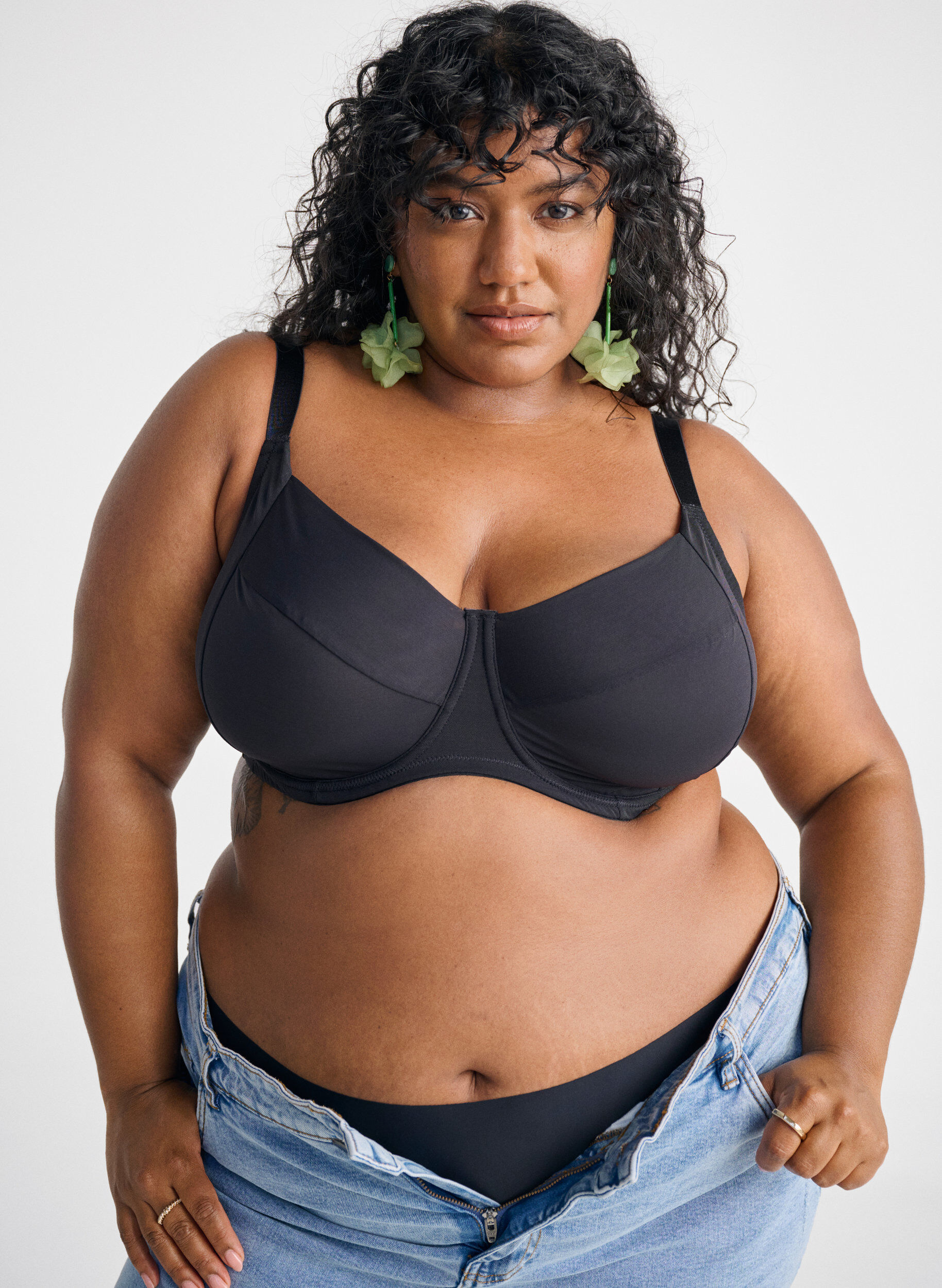 Zizzi Basic Vollschalen-BH aus Mesh, Schwarz, Image image number 0