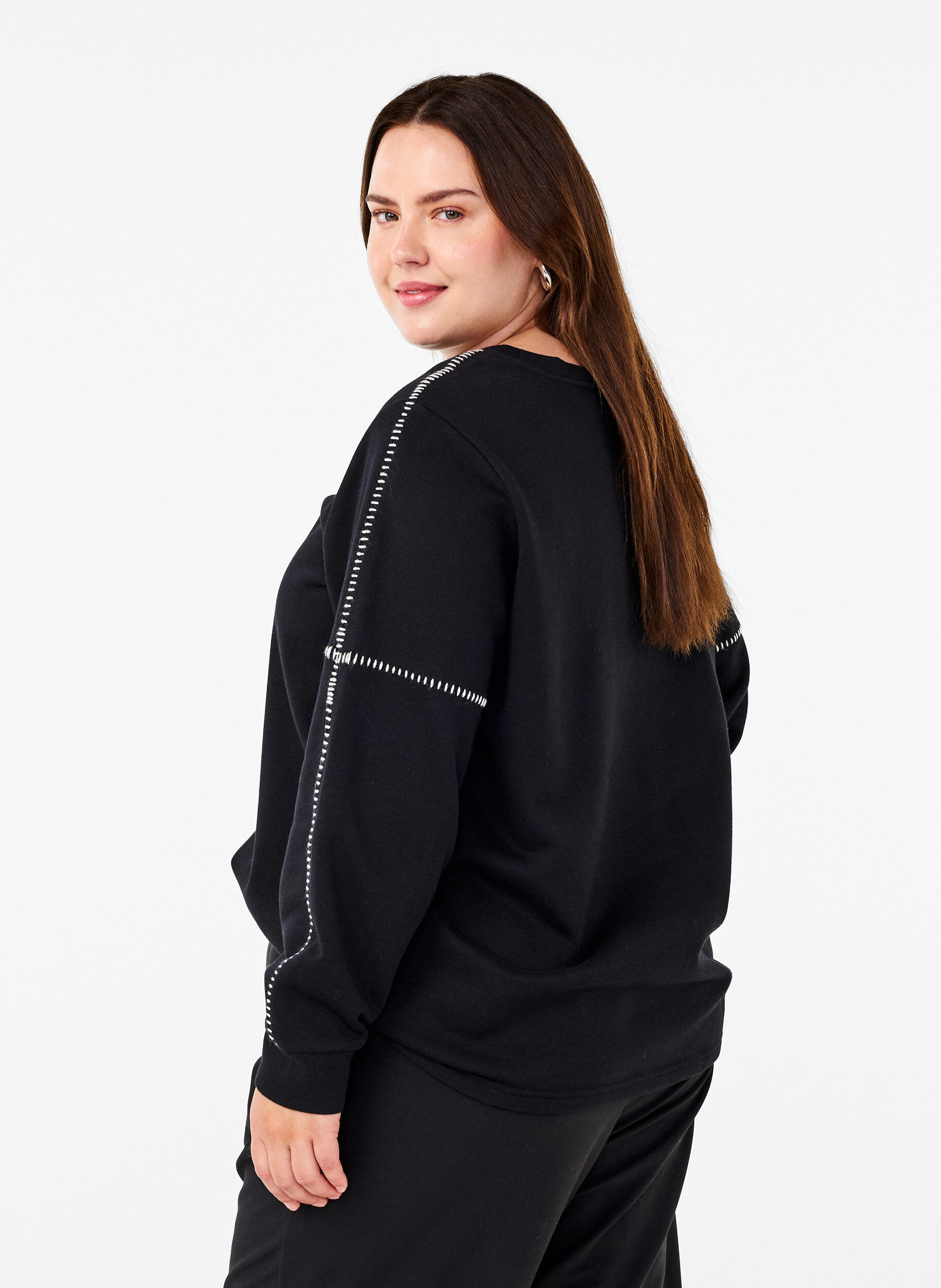 Zizzi Sweatshirt mit Kontrastn&auml;hten, Black, Model image number 1