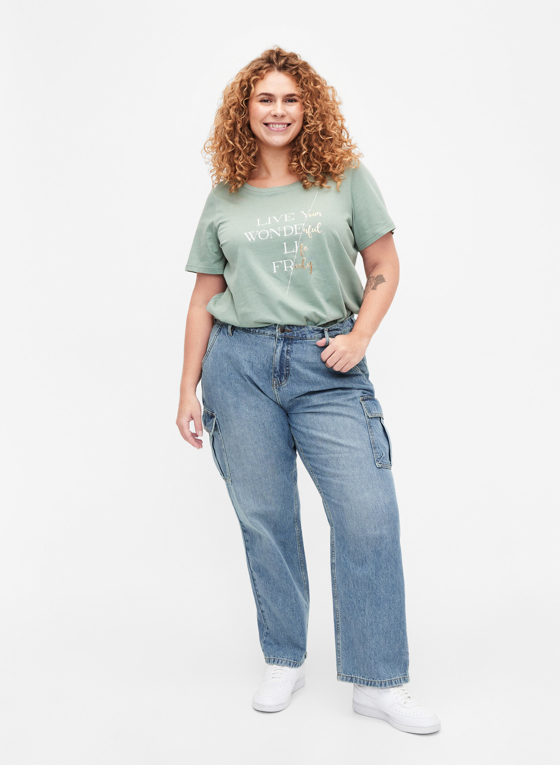 Zizzi Kurz&auml;rmliges T-Shirt aus Baumwolle mit Gummizug am Saum, Chinois G. W. Live, Model image number 2