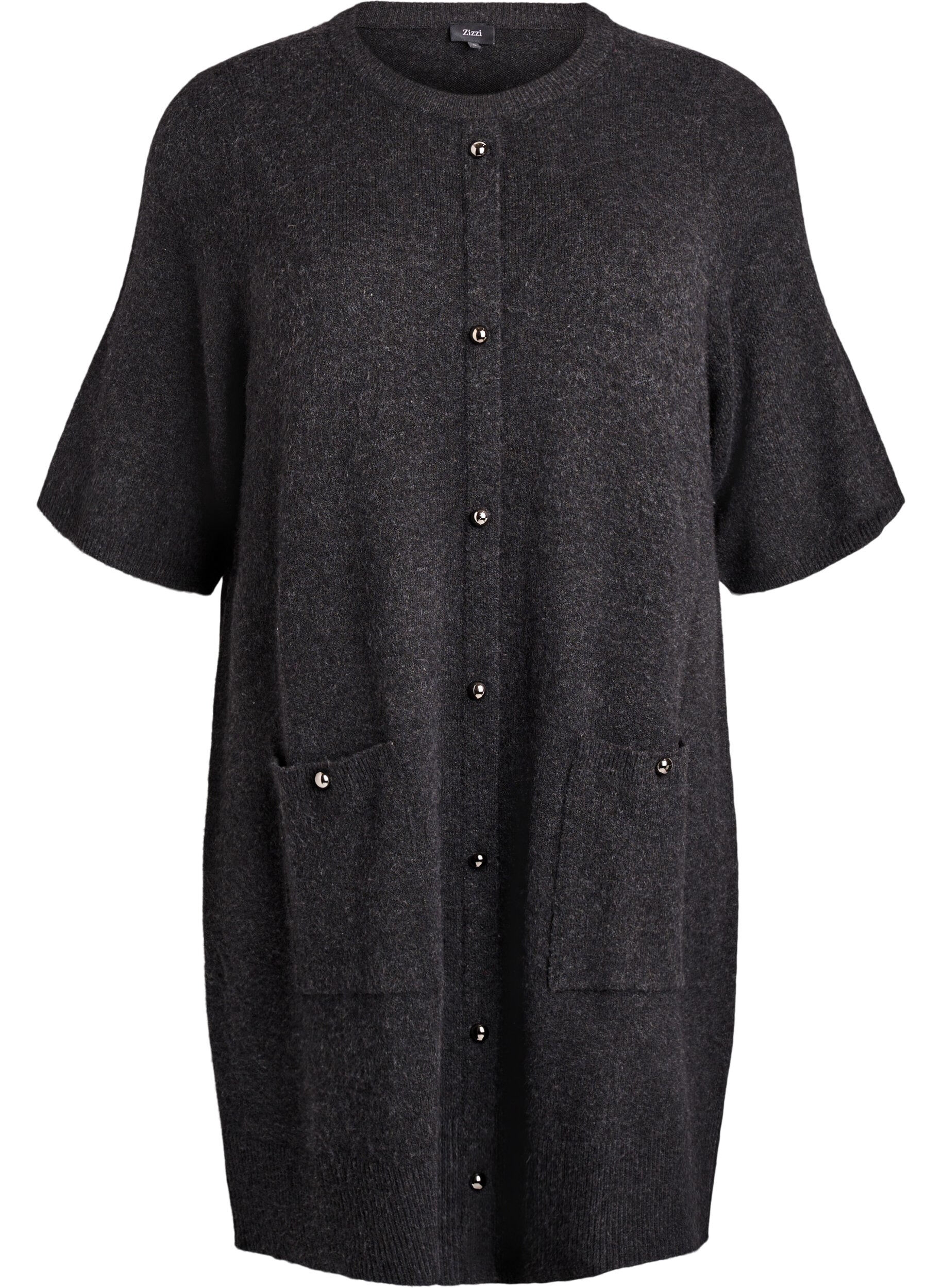 Kurzes Strickkleid mit kurzen &Auml;rmeln und Kugelkn&ouml;pfen