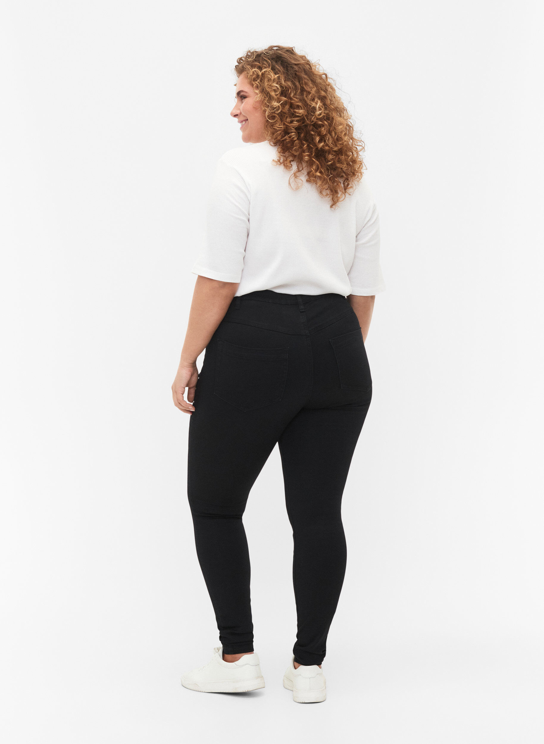 ZizziExtra schmale Amy Jeans mit hoher Taille, Black, Packshot image number 1