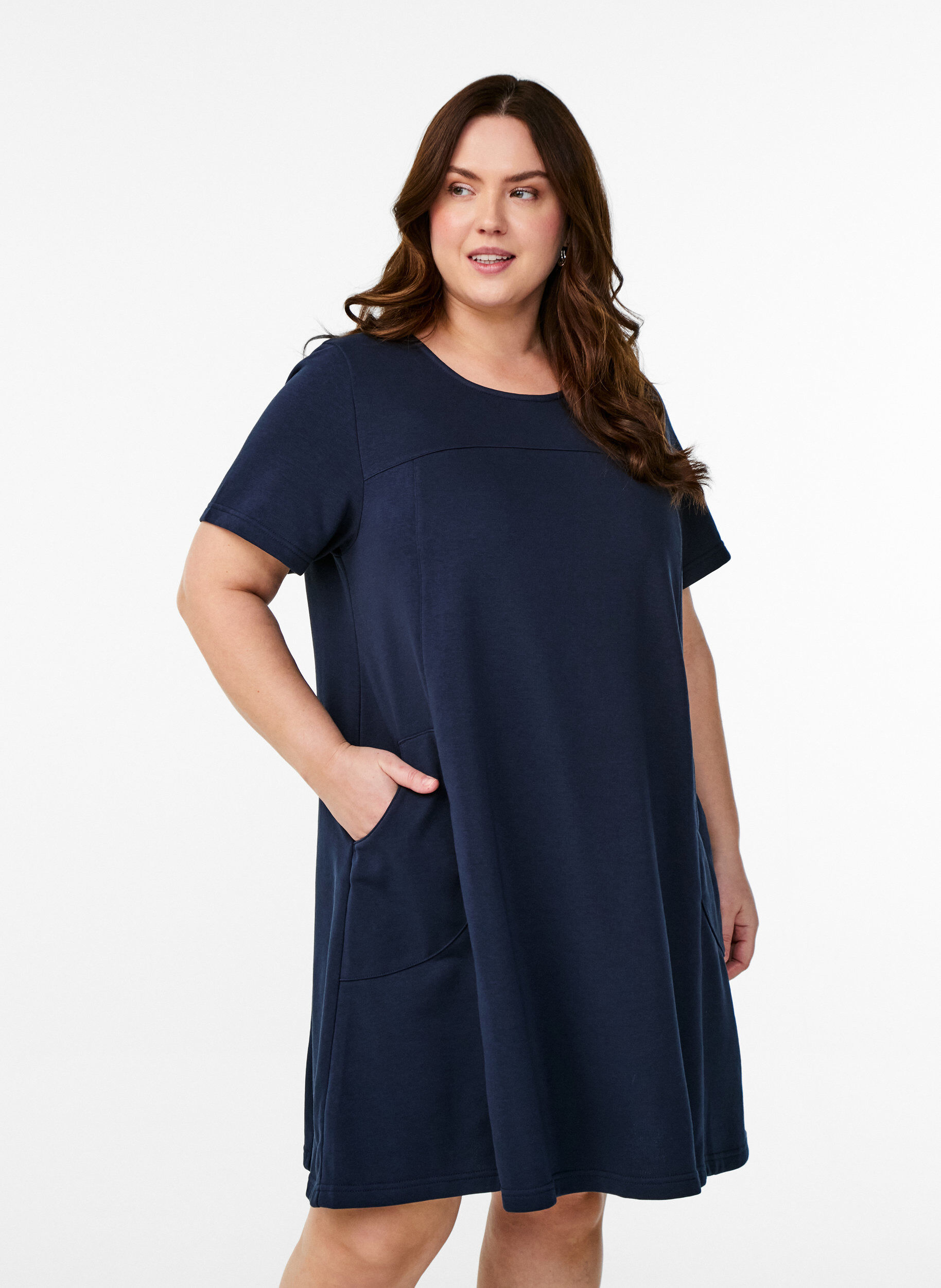 Zizzi Jerseykleid mit kurzen &Auml;rmeln und Taschen, Blau, Model image number 0