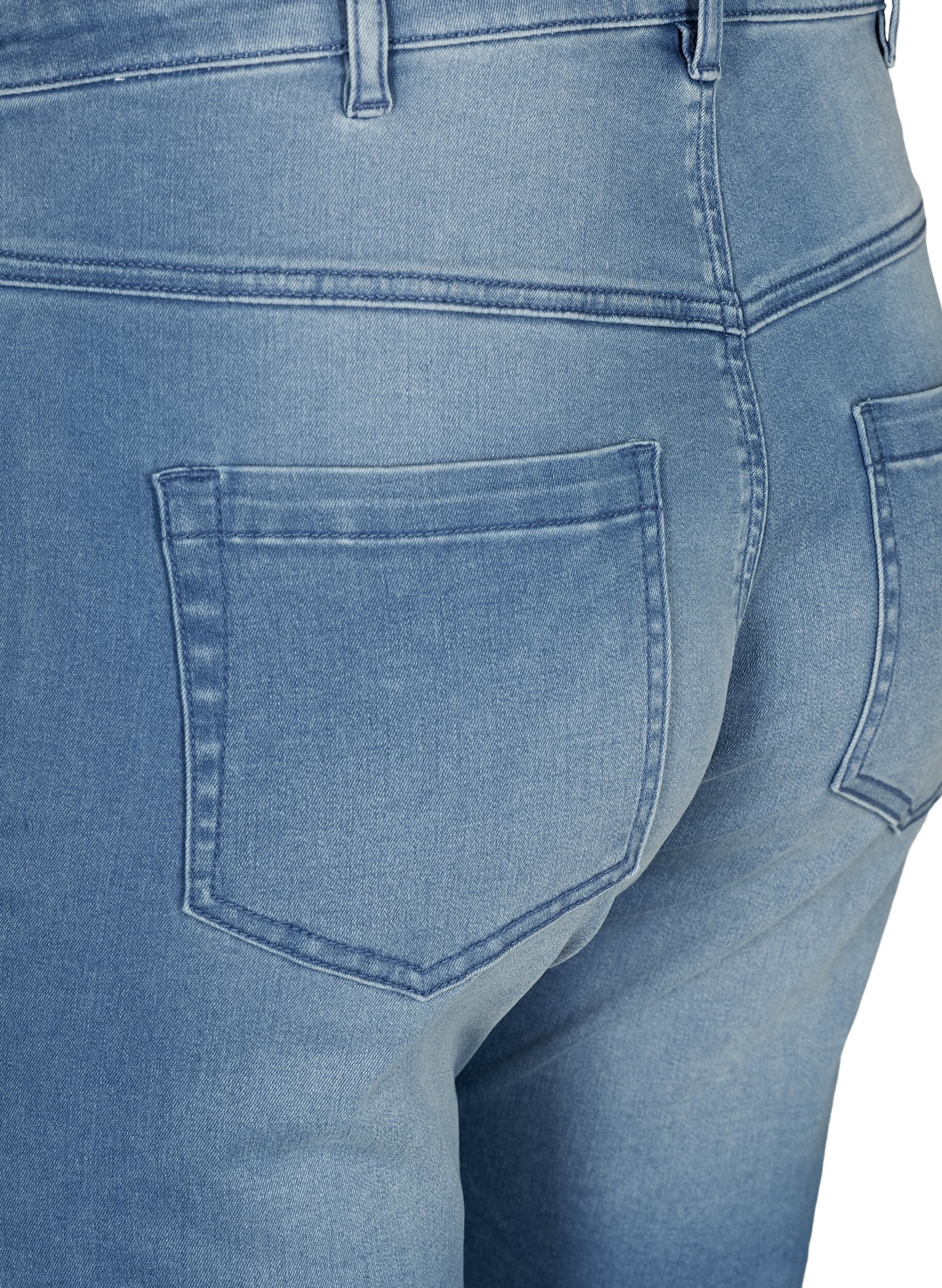 Zizzi Slim Fit Emily Shorts mit normaler Taille, Blau, Packshot image number 2