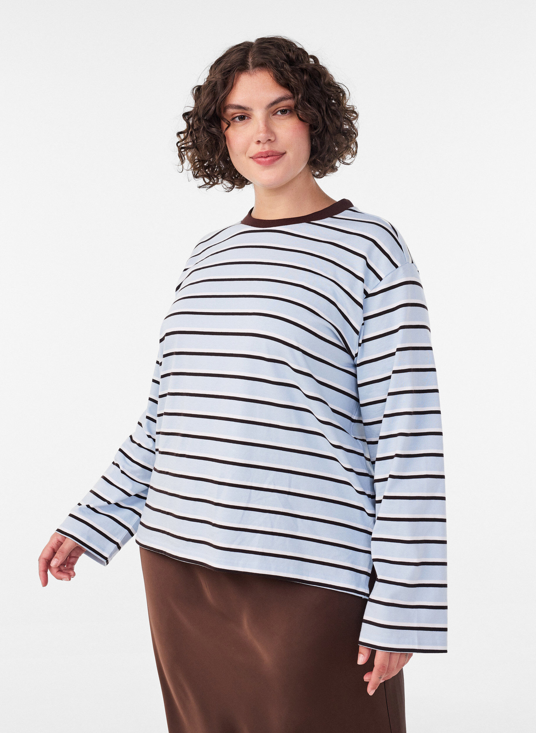 ZizziBasic T-Shirt mit langen &Auml;rmeln, Blau, Model image number 3