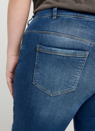 Extra Slim Fit Sanna Jeans mit regulärer Taille, Dark blue denim, Model image number 2