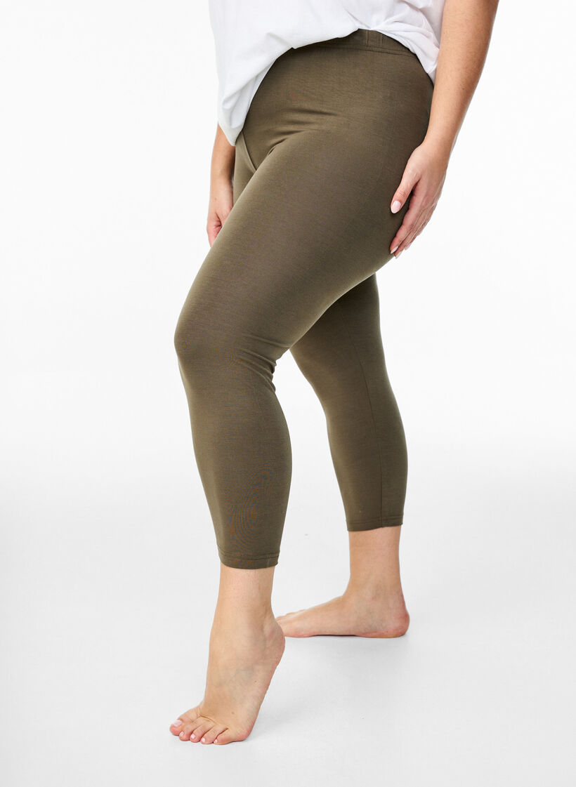 Basic 3/4-Leggings aus Viskose, Grün, Model image number 0