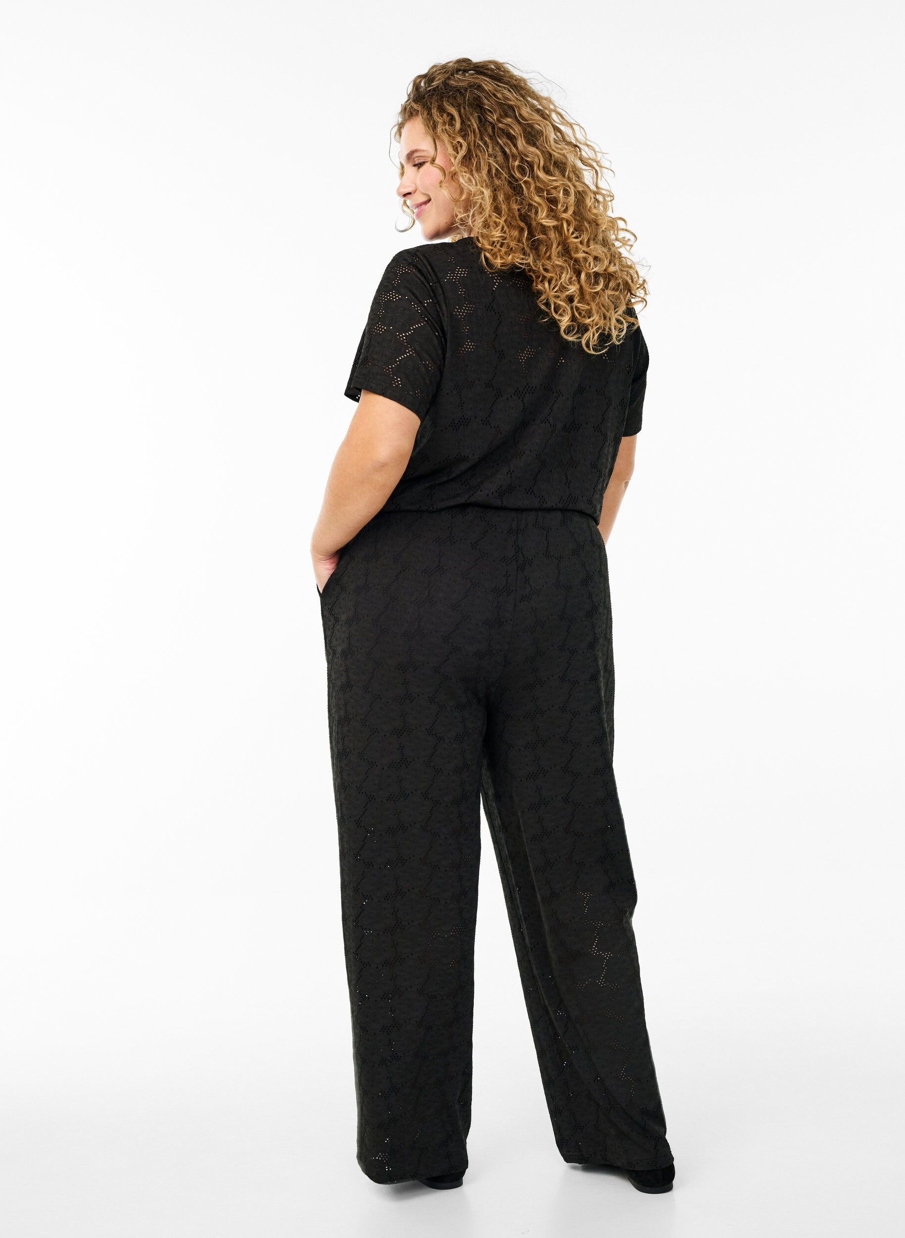 Zizzi FLASH - Hose mit Struktur und hoher Taille, Schwarz, Model image number 1