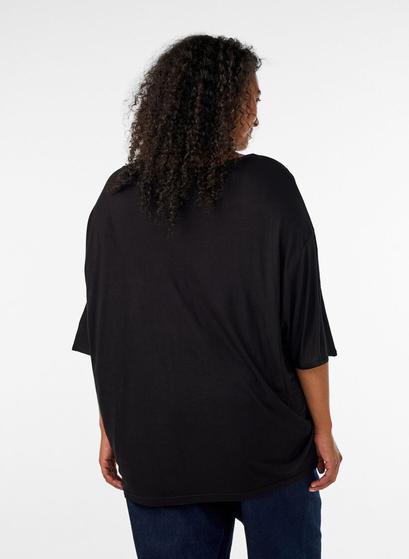 Lockeres T-Shirt aus Viskose-Jersey, Schwarz, Model image number 2