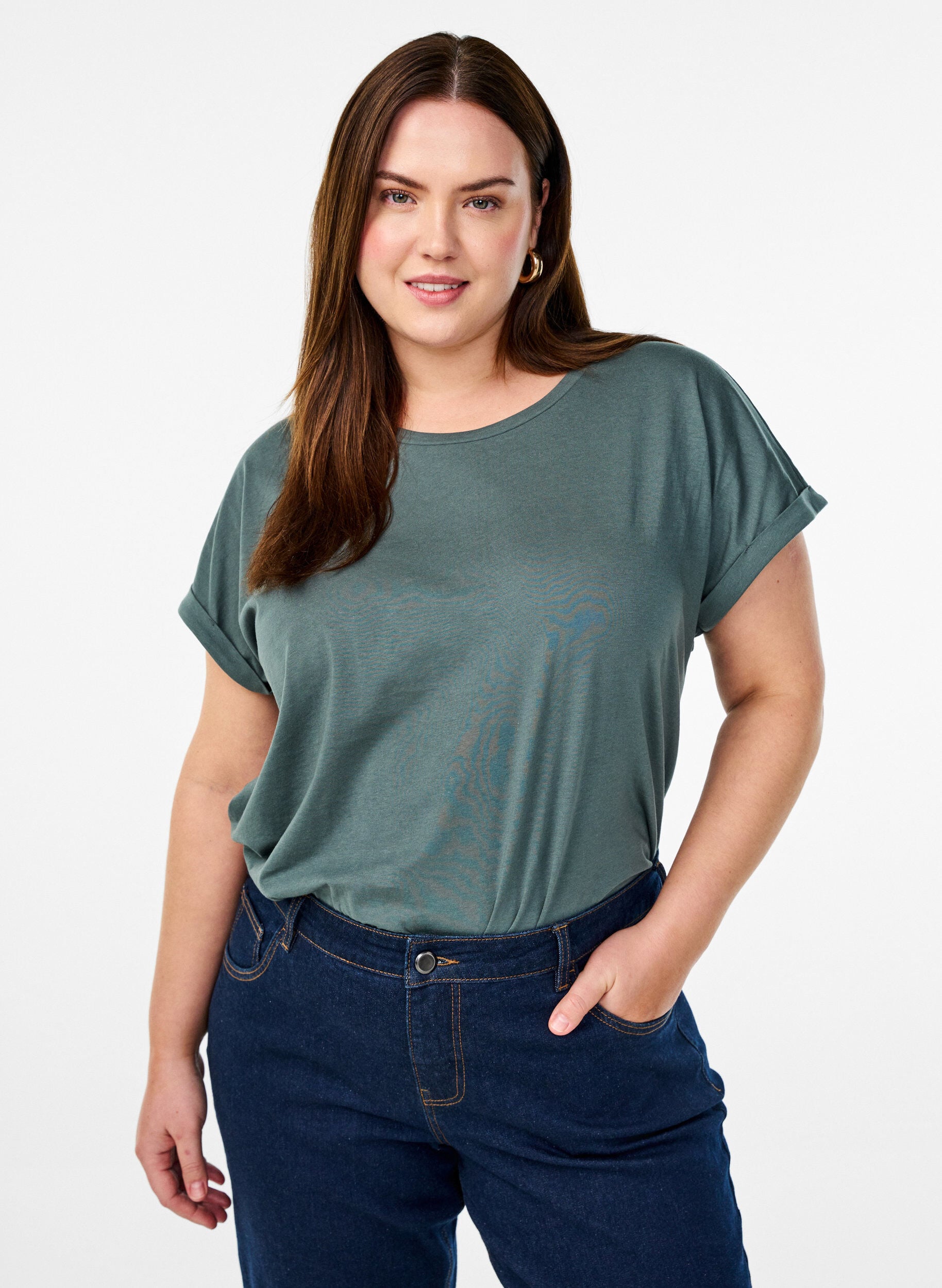 Kurz&auml;rmliges T-Shirt aus einer Baumwollmischung, Gr&uuml;n, Model
