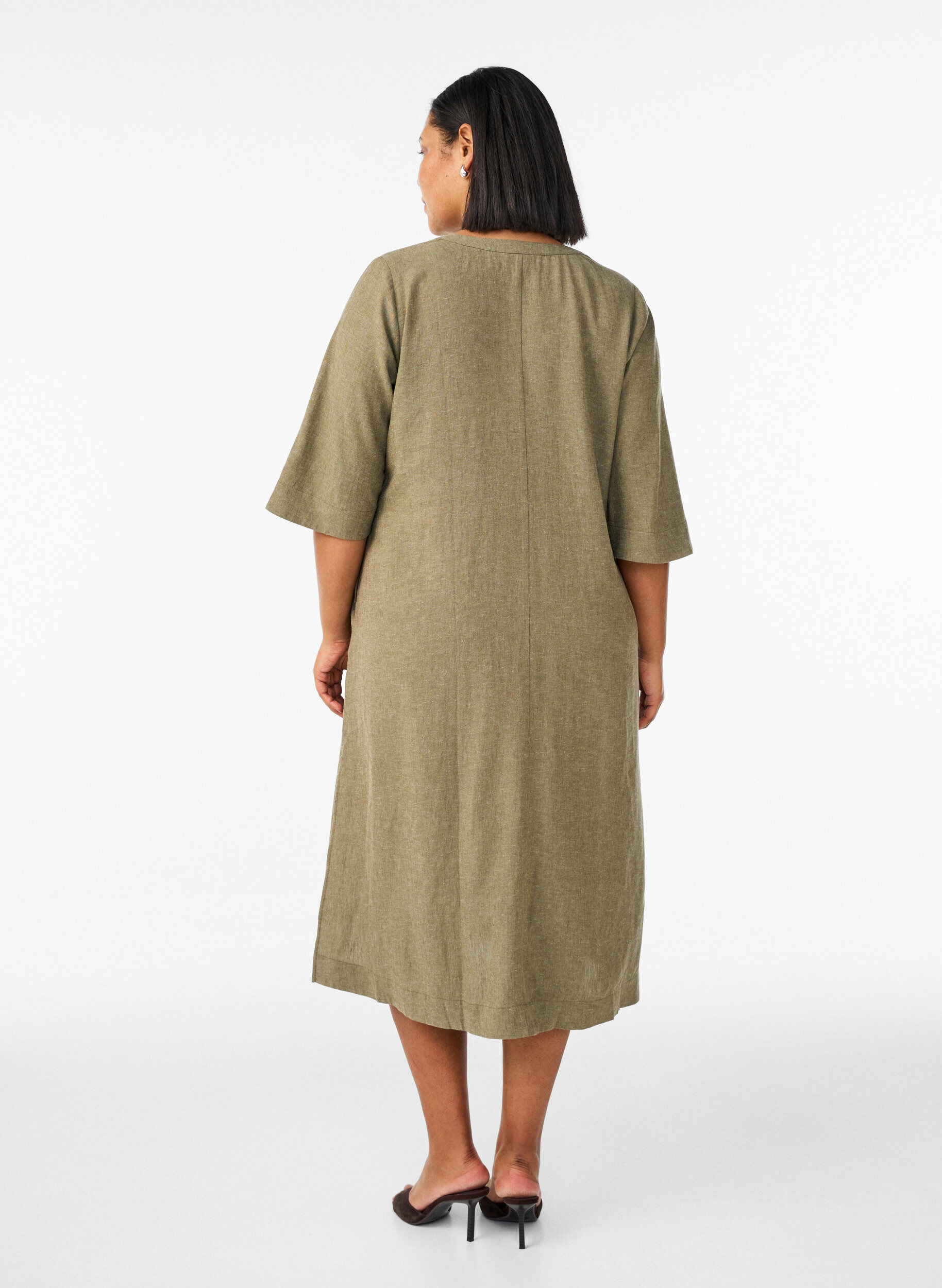 ZizziMidikleid aus Leinen und Viskose mit 1/2-&Auml;rmeln, Gr&uuml;n, Model image number 2