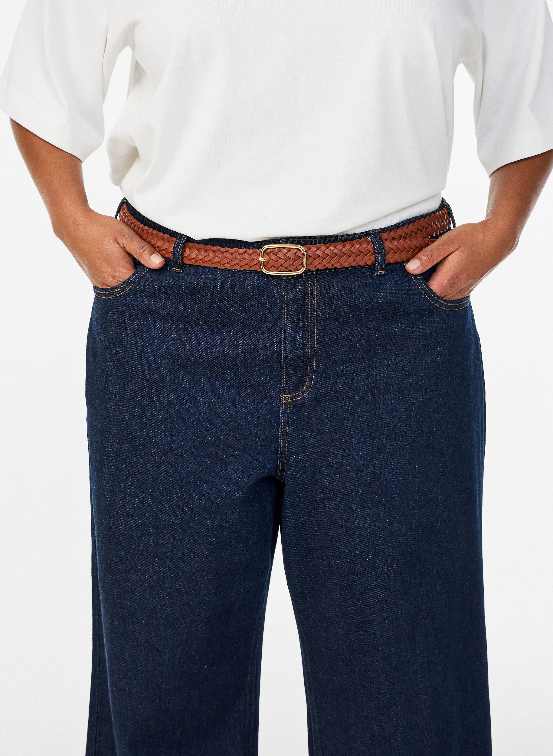 Zizzi Geflochtener G&uuml;rtel aus Kunstleder, Braun, Model image number 0