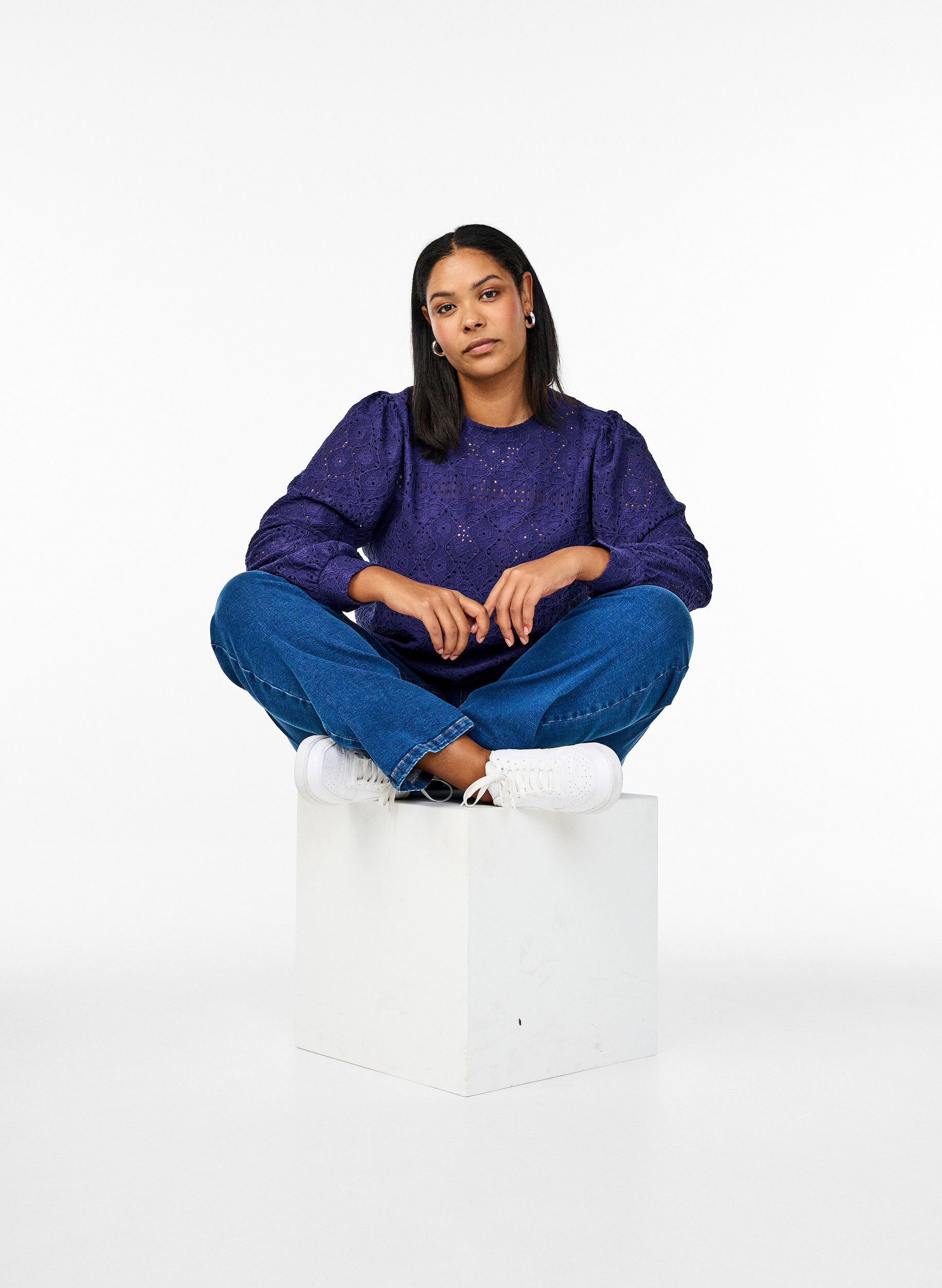 Zizzi Lang&auml;rmlige Bluse mit Lochmuster, Lila, Image image number 0