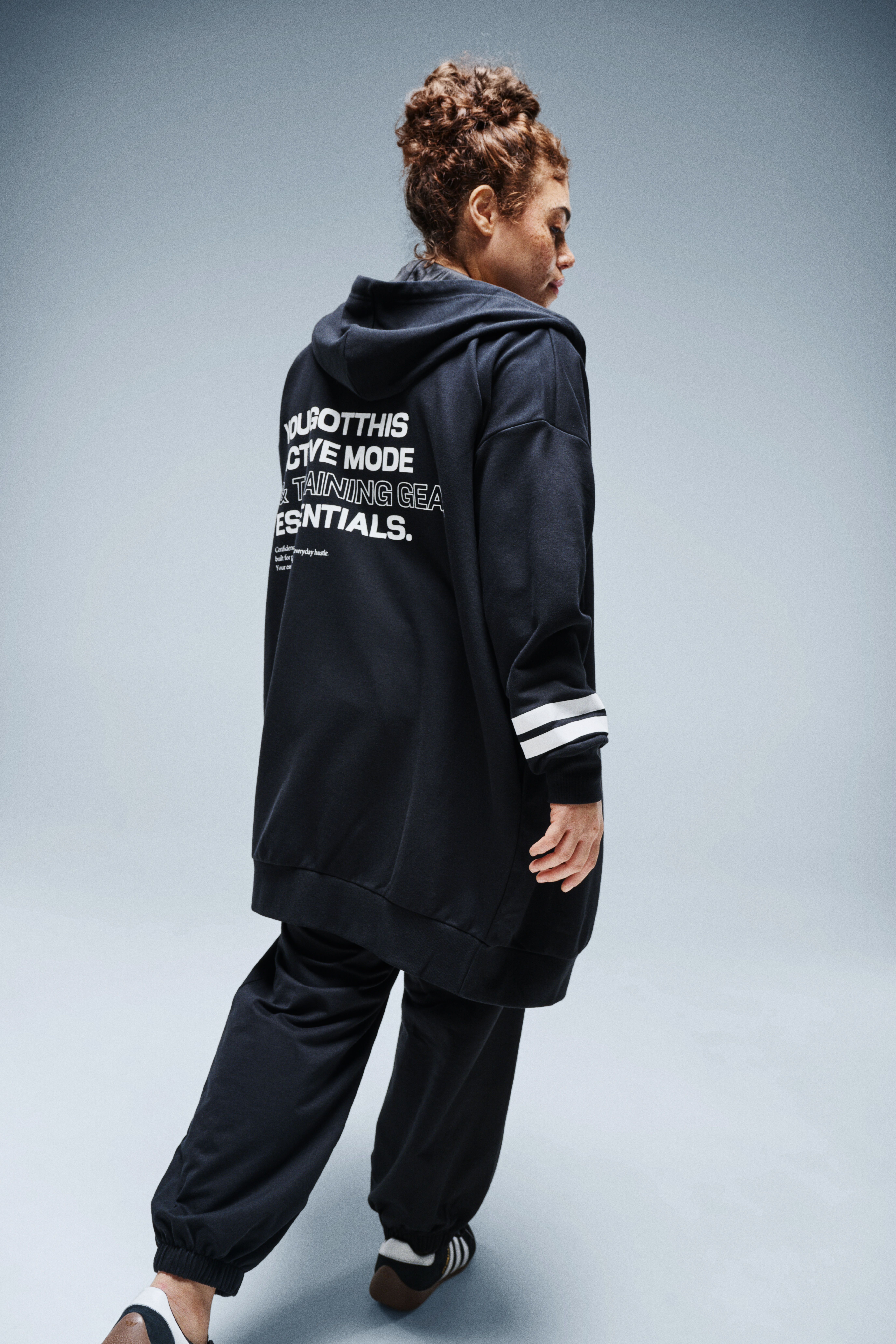 Zizzi Langer Sweat-Cardigan, , Model