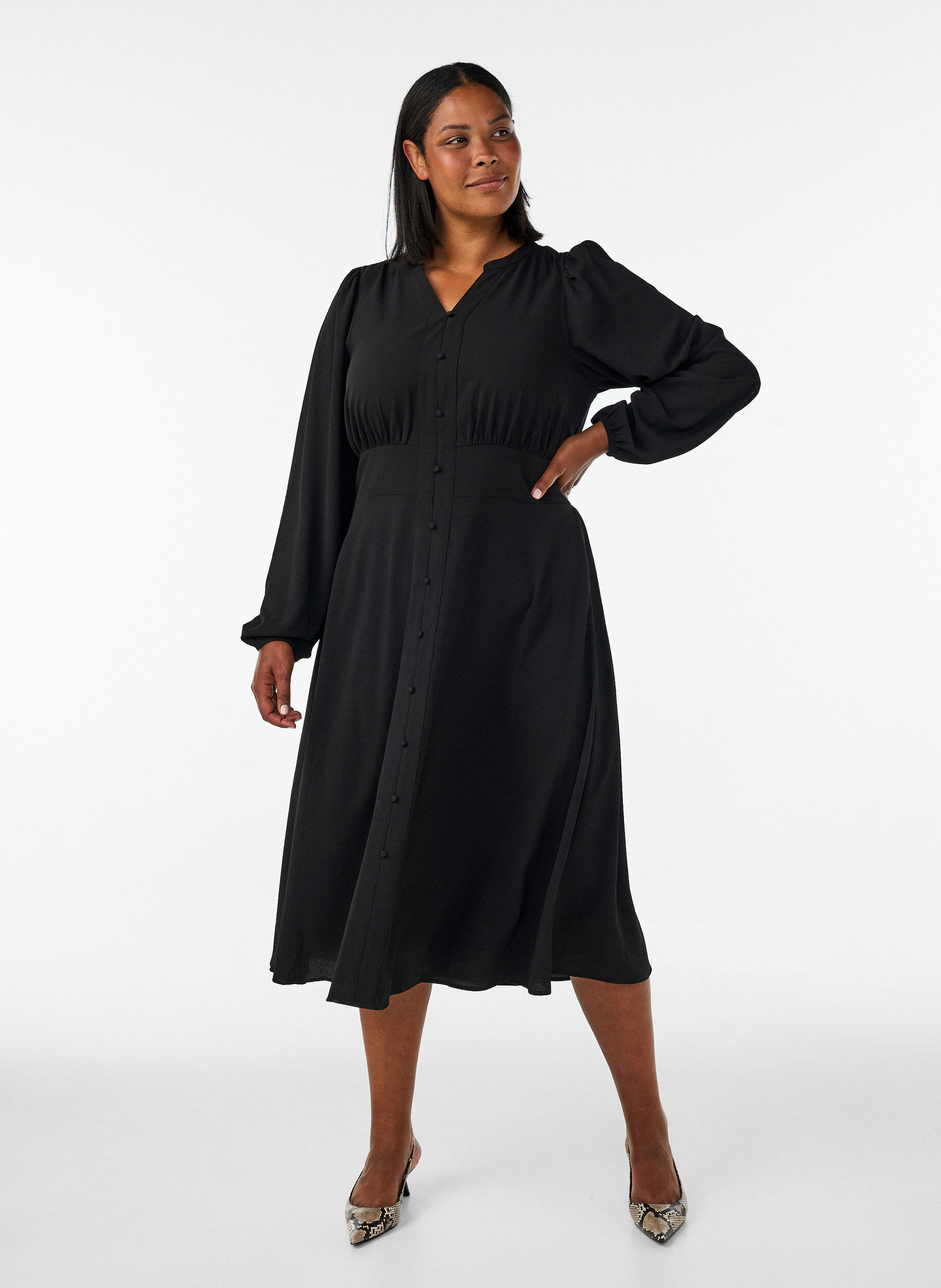 ZizziMidikleid mit Smock und Zierkn&ouml;pfen, Schwarz, Model image number 0