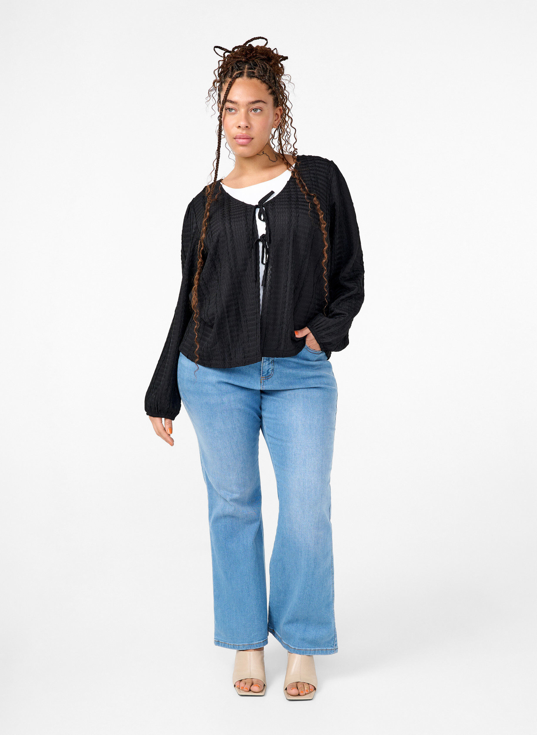 Zizzi Strickjacke mit B&auml;ndern, Black, Model image number 2