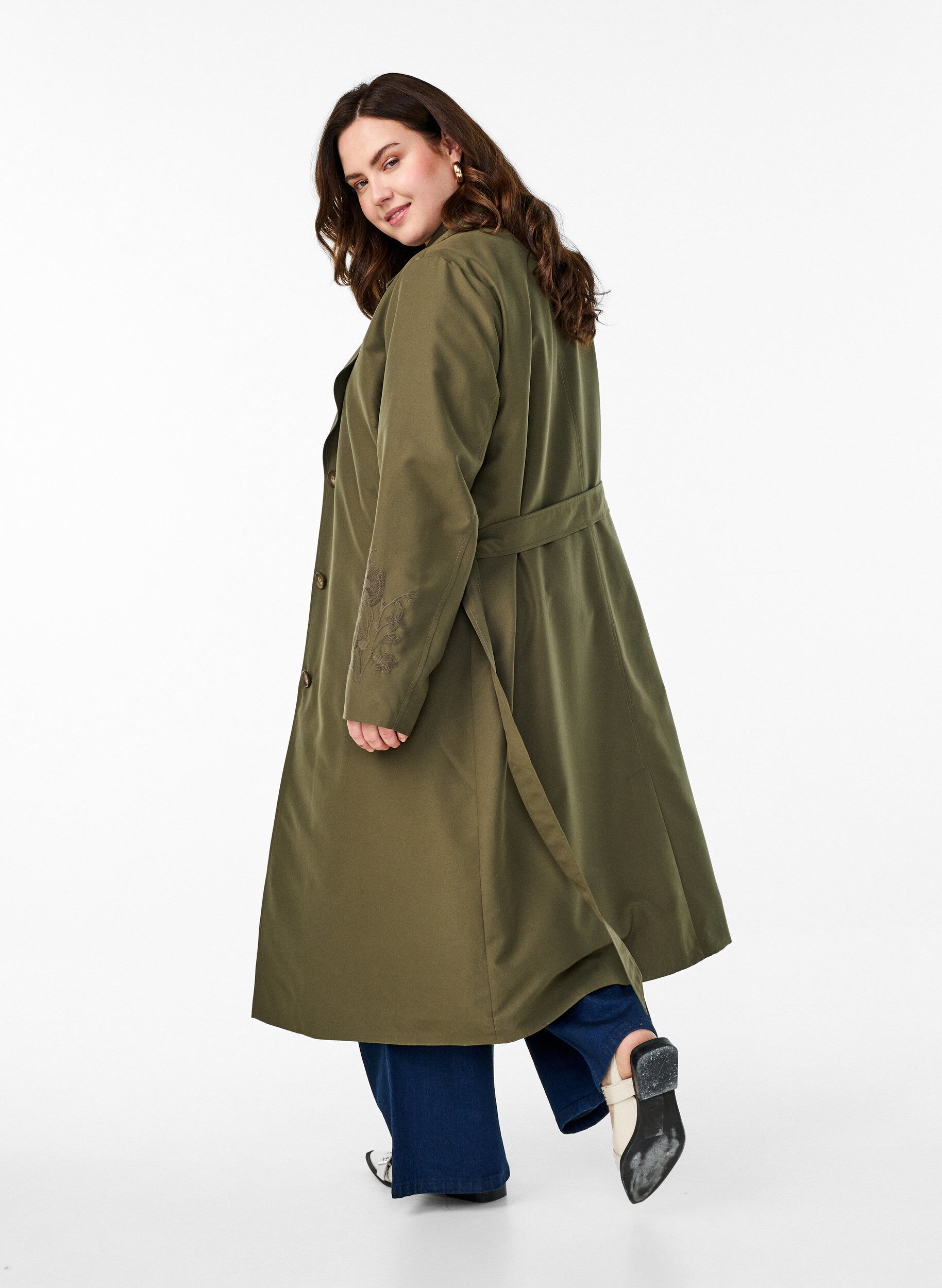 Zizzi Langer Trenchcoat mit Stickerei, Gr&uuml;n, Model image number 2