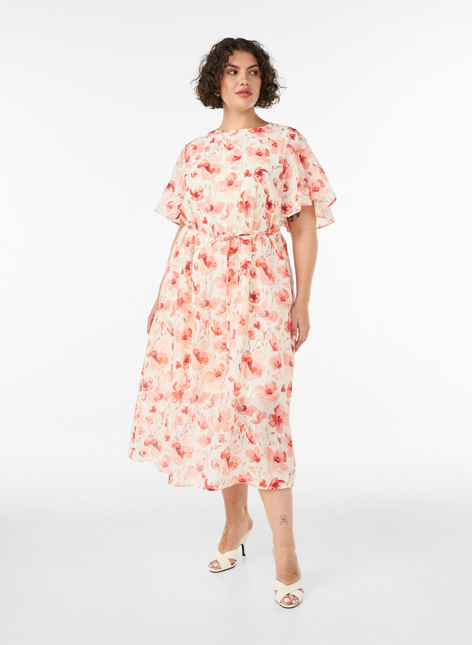 Kn&ouml;chellanges Kleid mit Fl&uuml;gel&auml;rmeln und Bindeg&uuml;rtel, Rot, Model