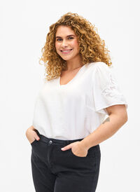  Kurzarm-Bluse aus Viskose mit Stickerei, Bright White, Model