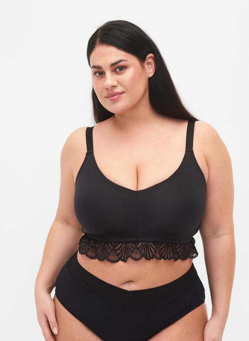 BH mit Spitze und gepolsterten Cups, Black, Model image number 0