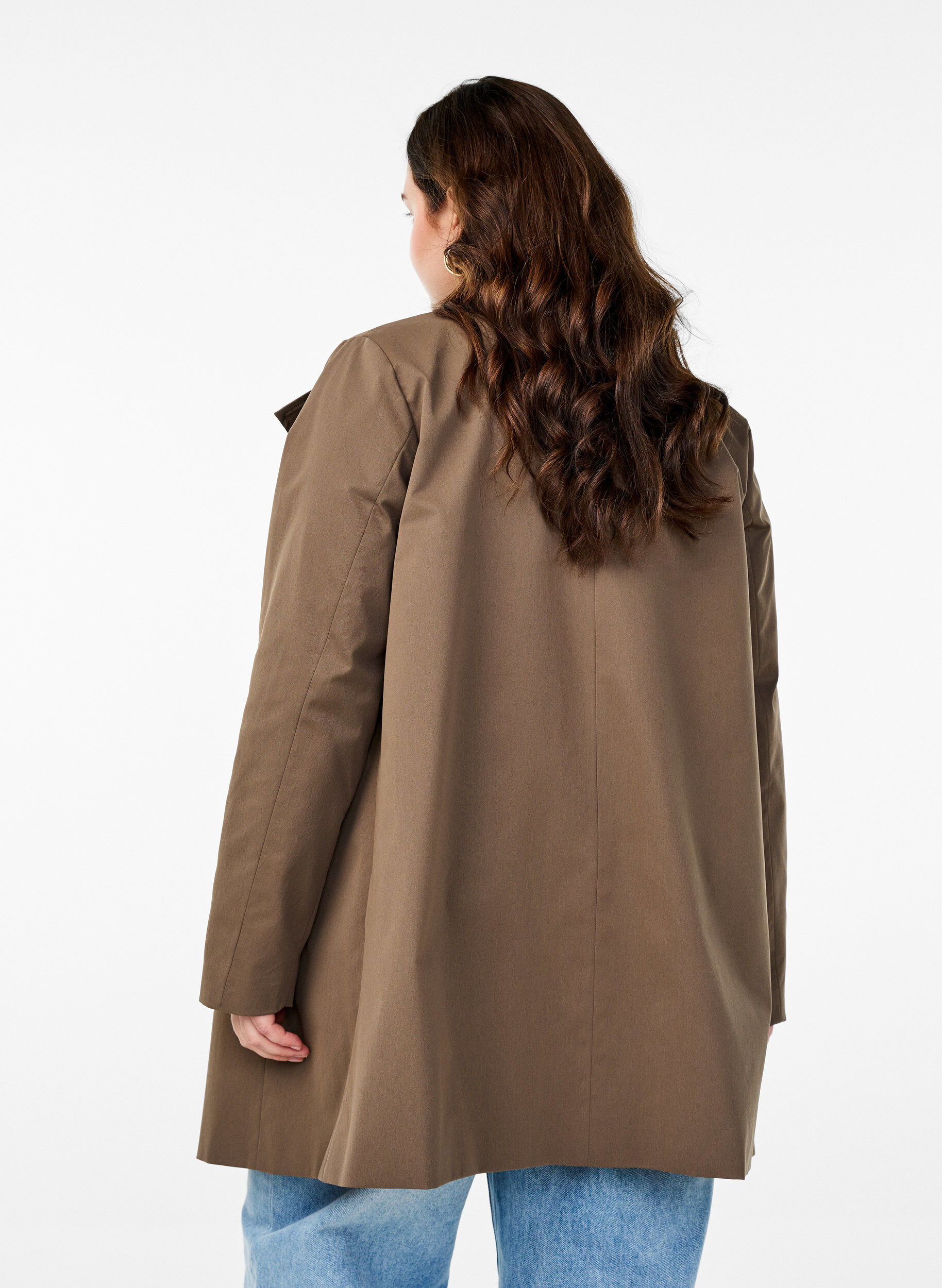 Zizzi Fr&uuml;hlingsjacke aus wasserabweisendem Material mit A-Linie, Braun, Model image number 2