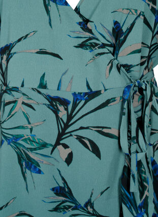 Bedrucktes Wickelkleid mit kurzen Ärmeln, Sea Pine Leaf AOP, Packshot image number 2