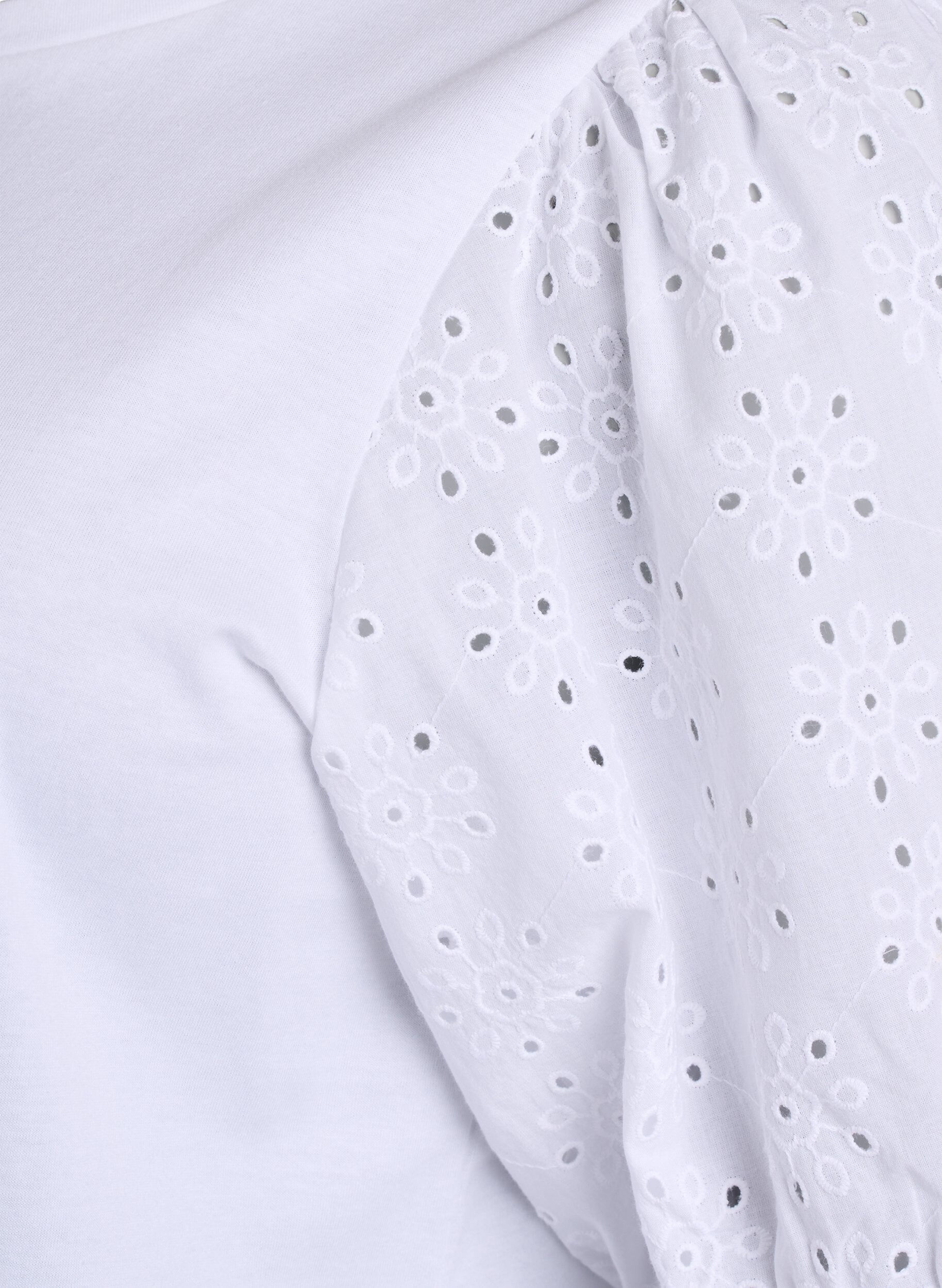 Zizzi T-Shirt mit &Auml;rmeln in Broderie Anglaise, Wei&szlig;, Packshot image number 3