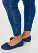 Kurze Amy Jeans mit Rei&szlig;verschlussdetail., Blau, Model image number 2