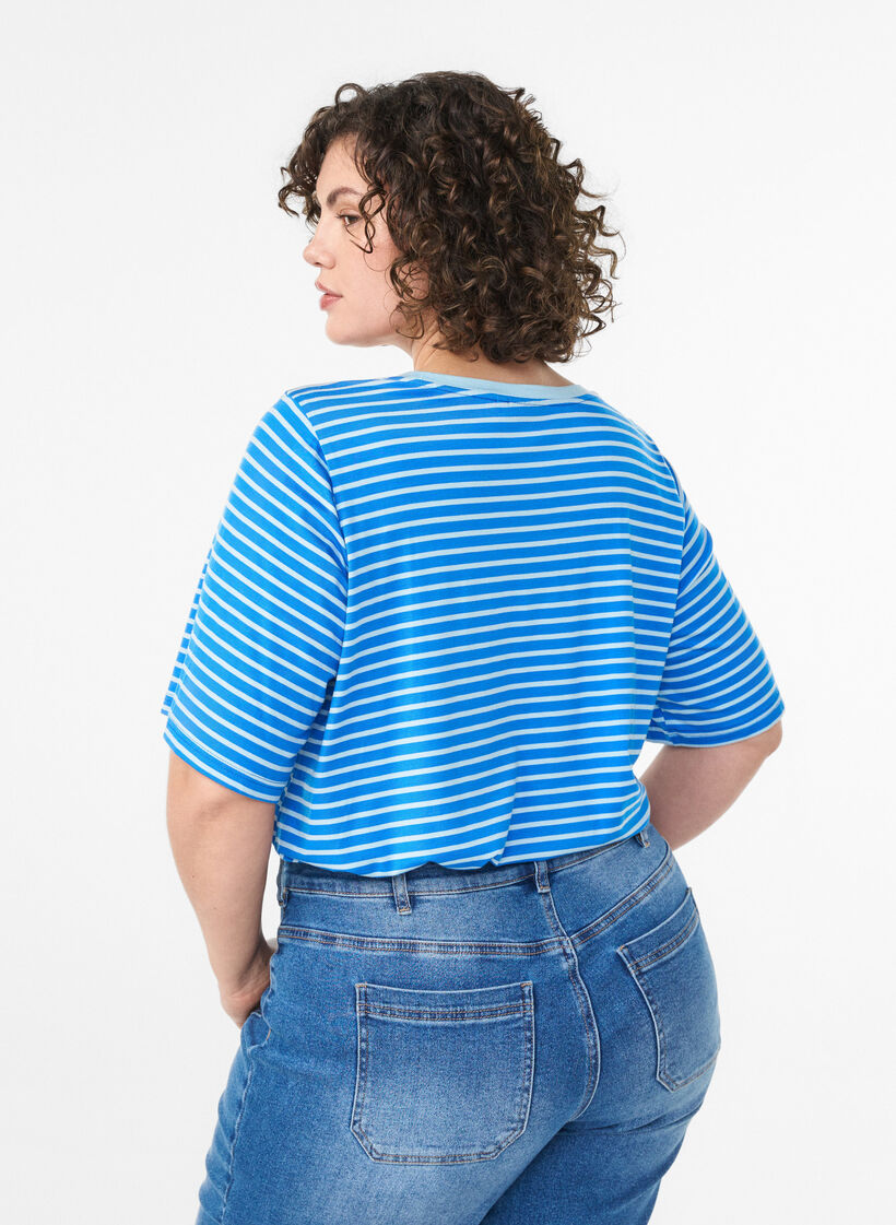 Gestreiftes T-Shirt aus TENCEL&trade; Lyocell, Blau, Model image number 2