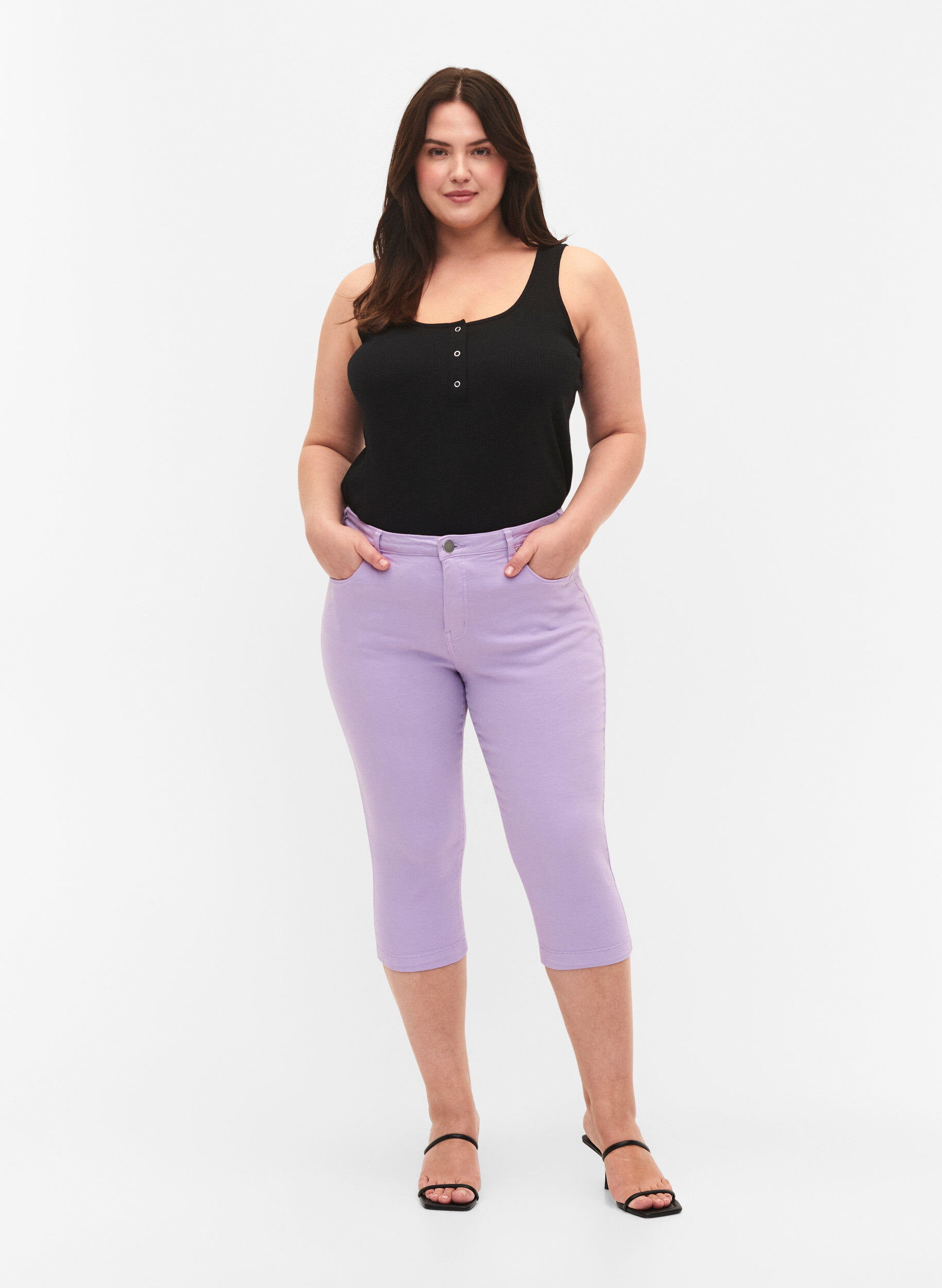Zizzi Eng anliegende Emily Capri-Hose, Lavender, Model image number 0