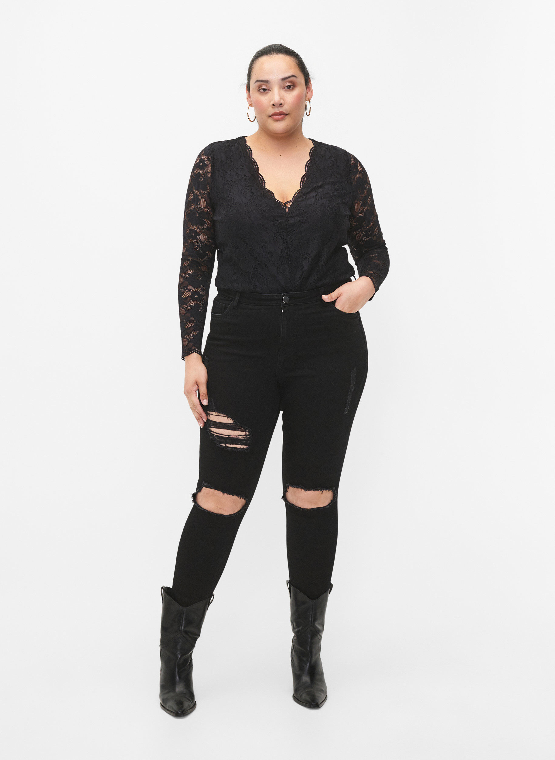 Zizzi Eng anliegende Jeans mit Schlitzen, Black, Model image number 0
