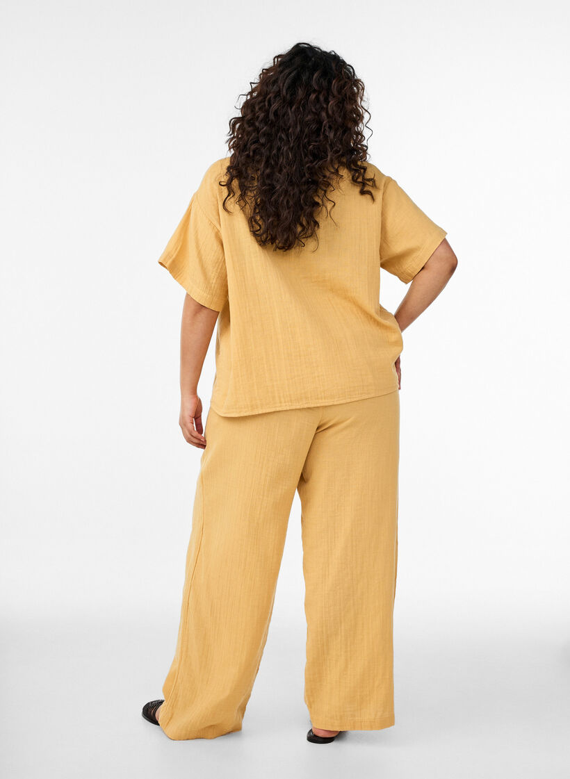 Hoch taillierte Hose aus Baumwoll-Musselin mit weitem Bein, Gelb, Model image number 1
