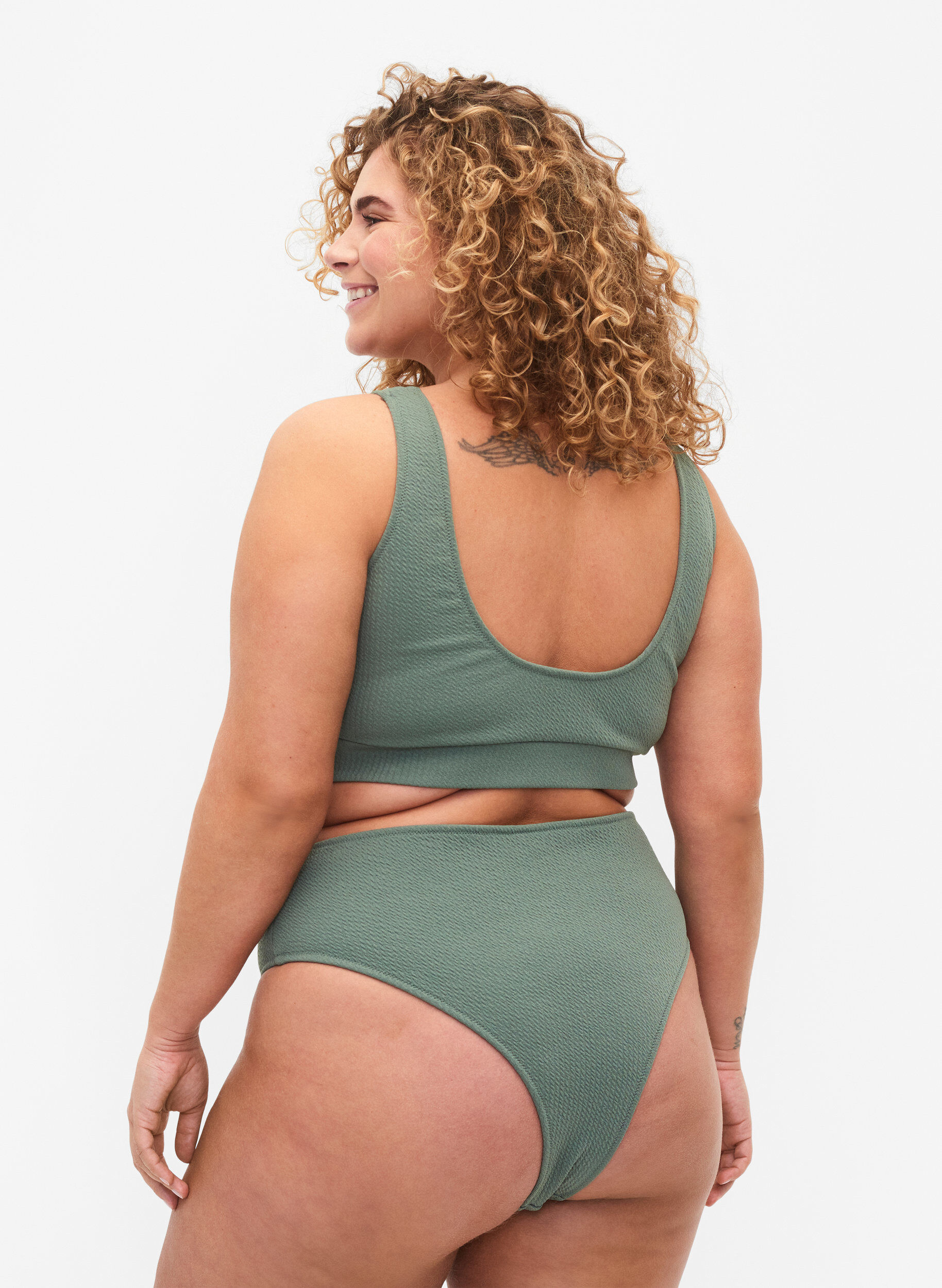 Zizzi Bikini-Hose mit Krepp-Struktur, Gr&uuml;n, Model image number 1