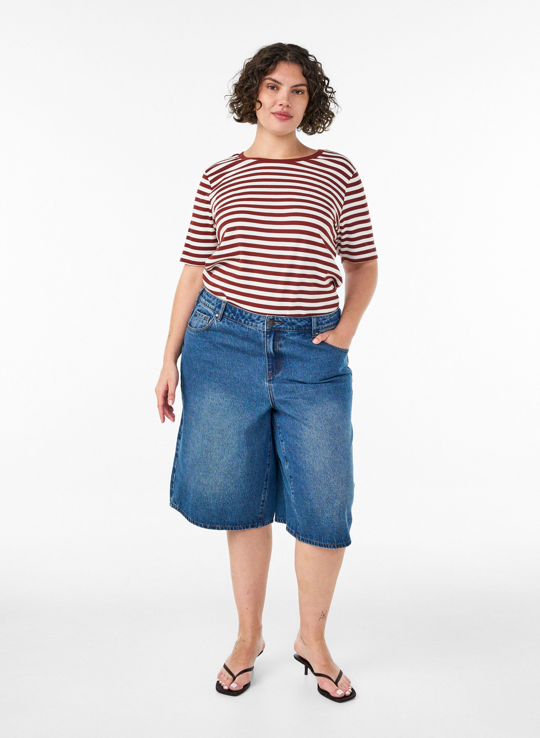ZizziGestreiftes T-Shirt mit gerippter Struktur, Rot, Model image number 1