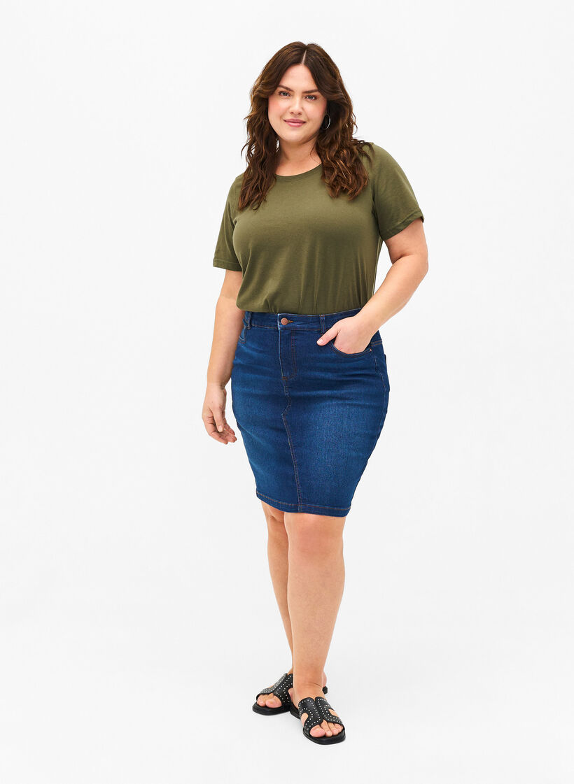 FLASH - T-Shirt mit Rundhalsausschnitt, Olivie Night, Model image number 2