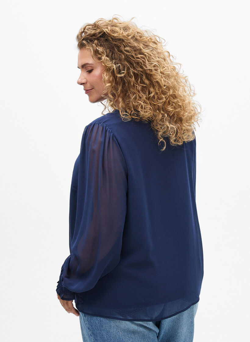 Bluse mit transparenten Ärmeln und Smok, Blau, Model image number 2