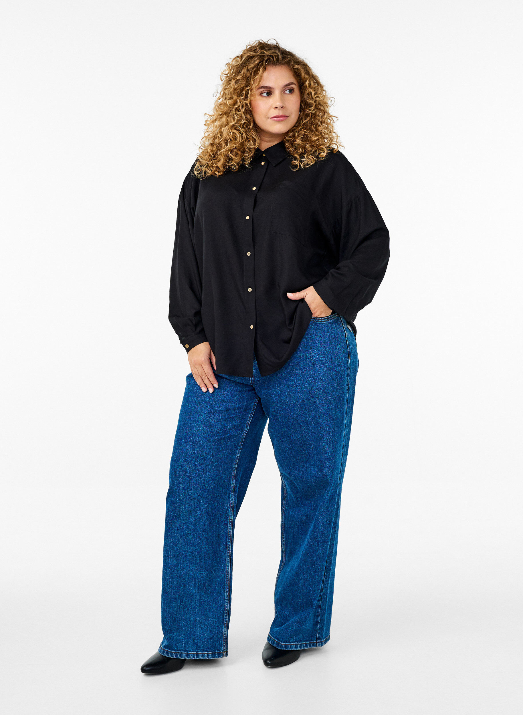 Zizzi Lange Bluse aus Leinen und Viskose, Schwarz, Model image number 1