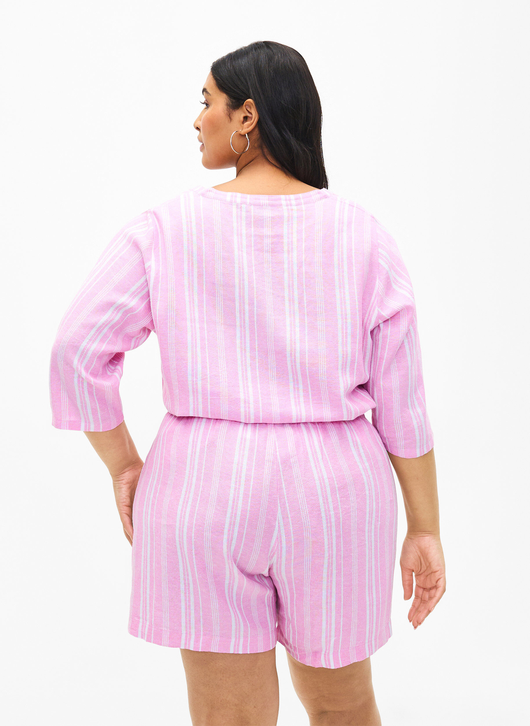 Zizzi Gestreifte Bluse aus einer Leinen-Viskose-Mischung, Pink, Model image number 2