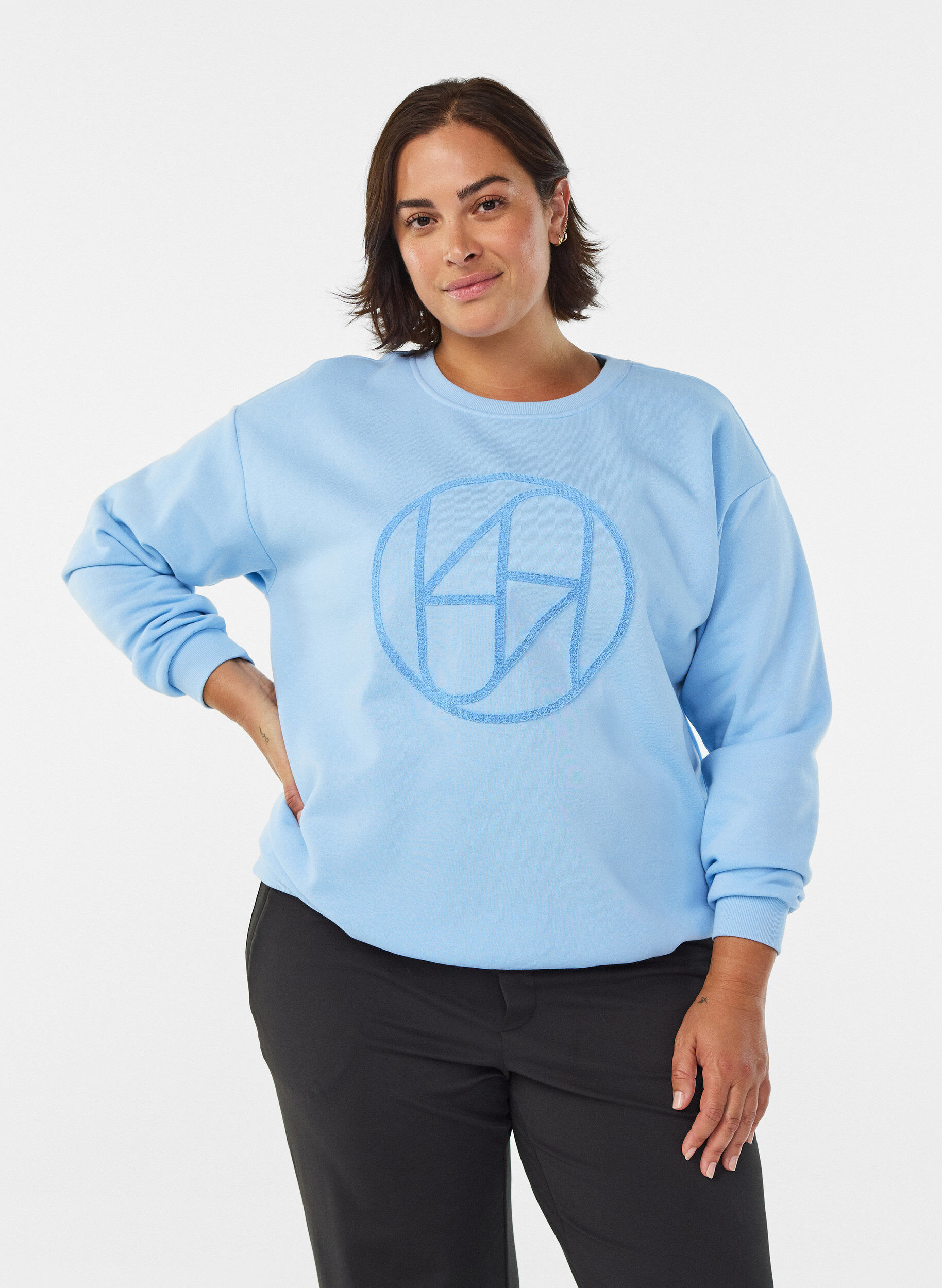 Sweatshirt mit Frottee-Logo, Blau, Model
