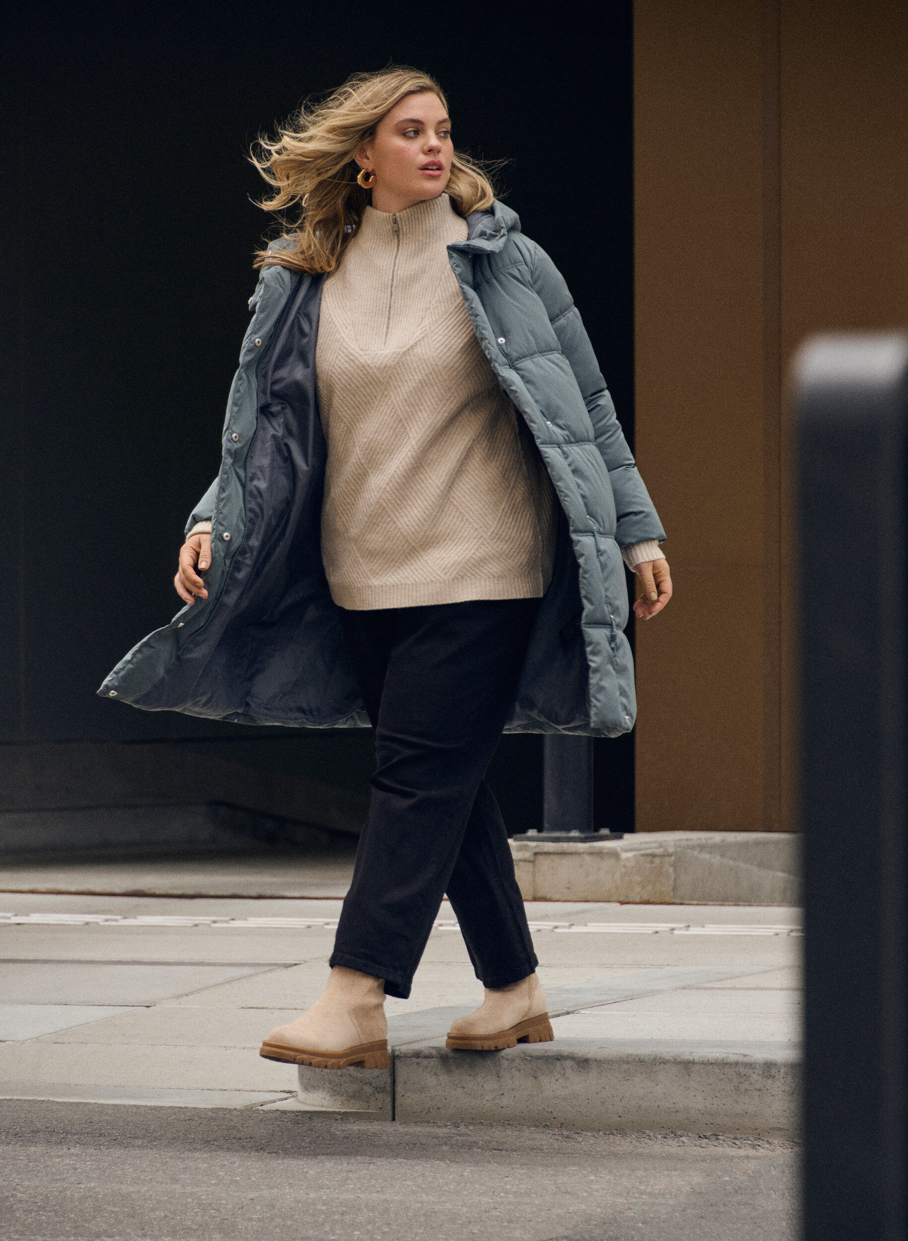 Zizzi Lange Steppjacke mit Kapuze, Blau, Image image number 0