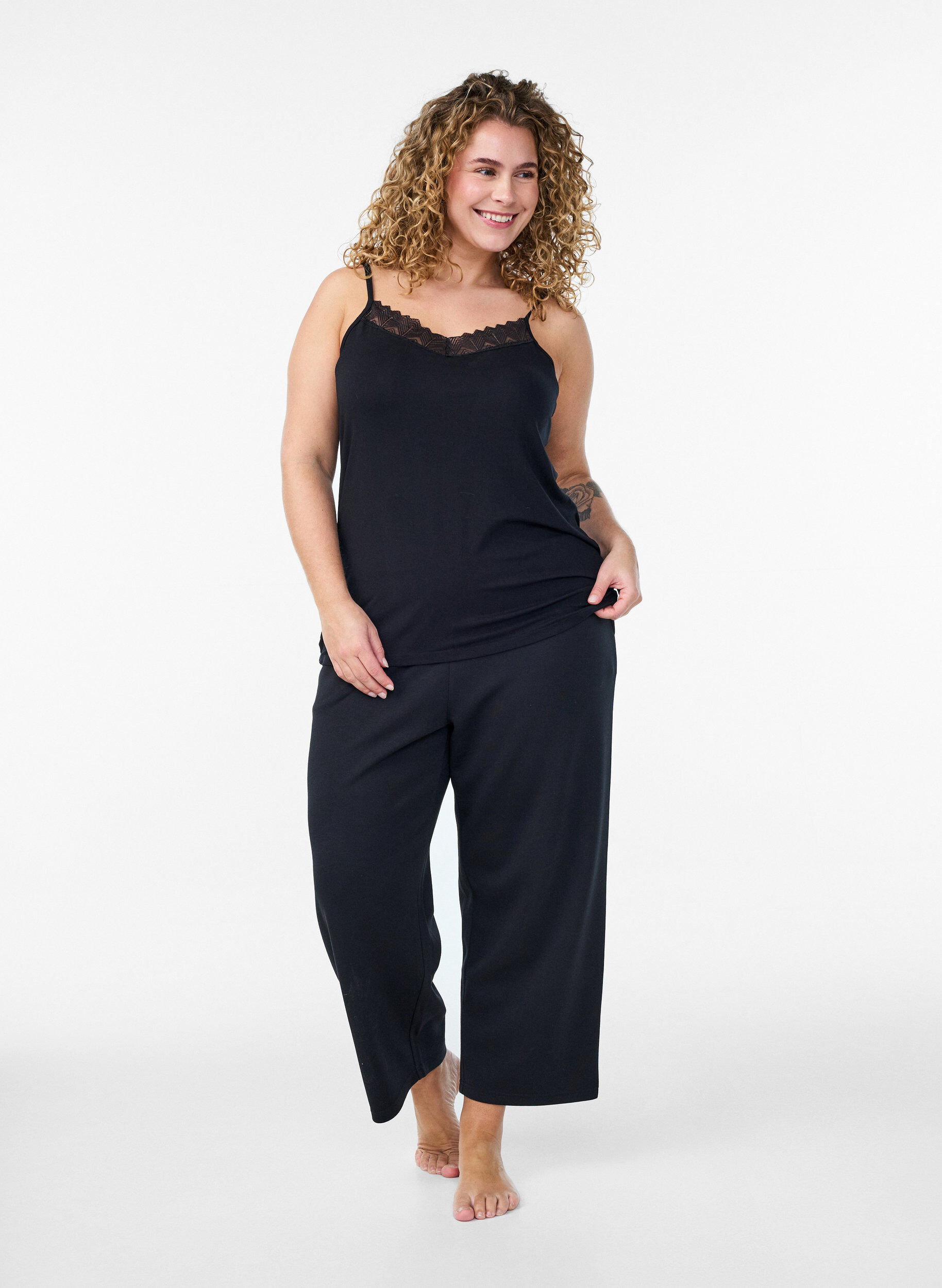 Zizzi Top mit Spitzendetails und Spaghettitr&auml;gern, 0199, Model image number 1