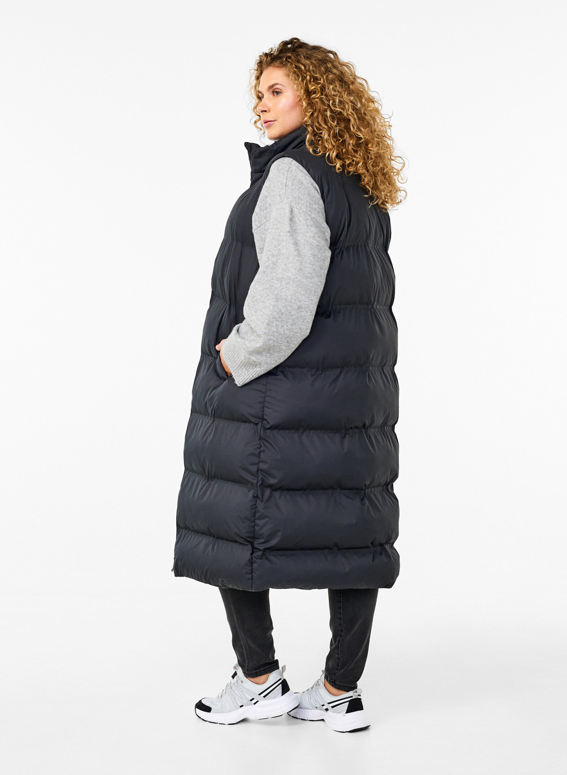 ZizziLange Weste mit Taschen und Zwei-Wege-Rei&szlig;verschluss, Schwarz, Model image number 1