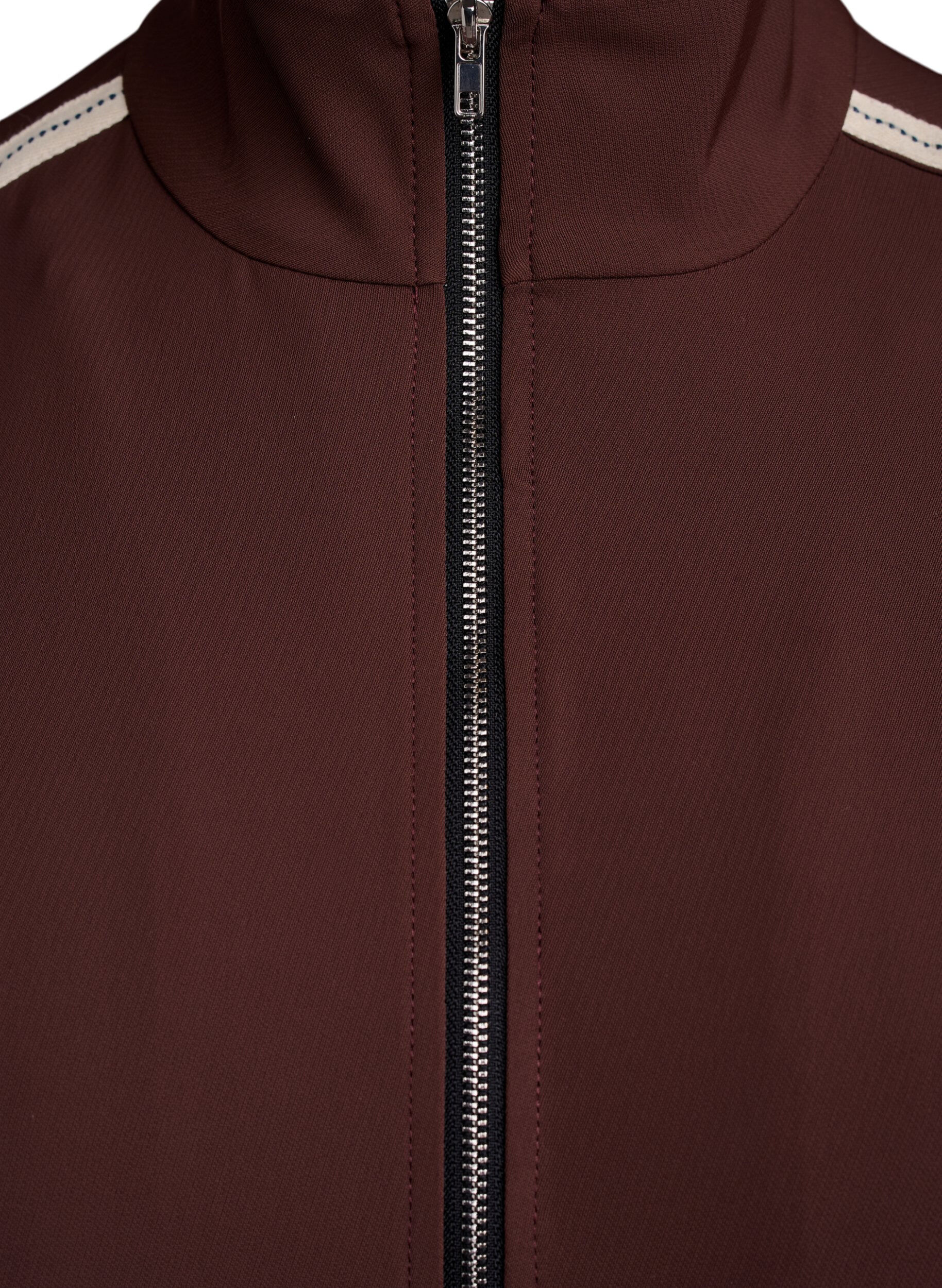 Zizzi Trainingsjacke mit sportlichen Details und Rei&szlig;verschluss, Braun, Packshot image number 2