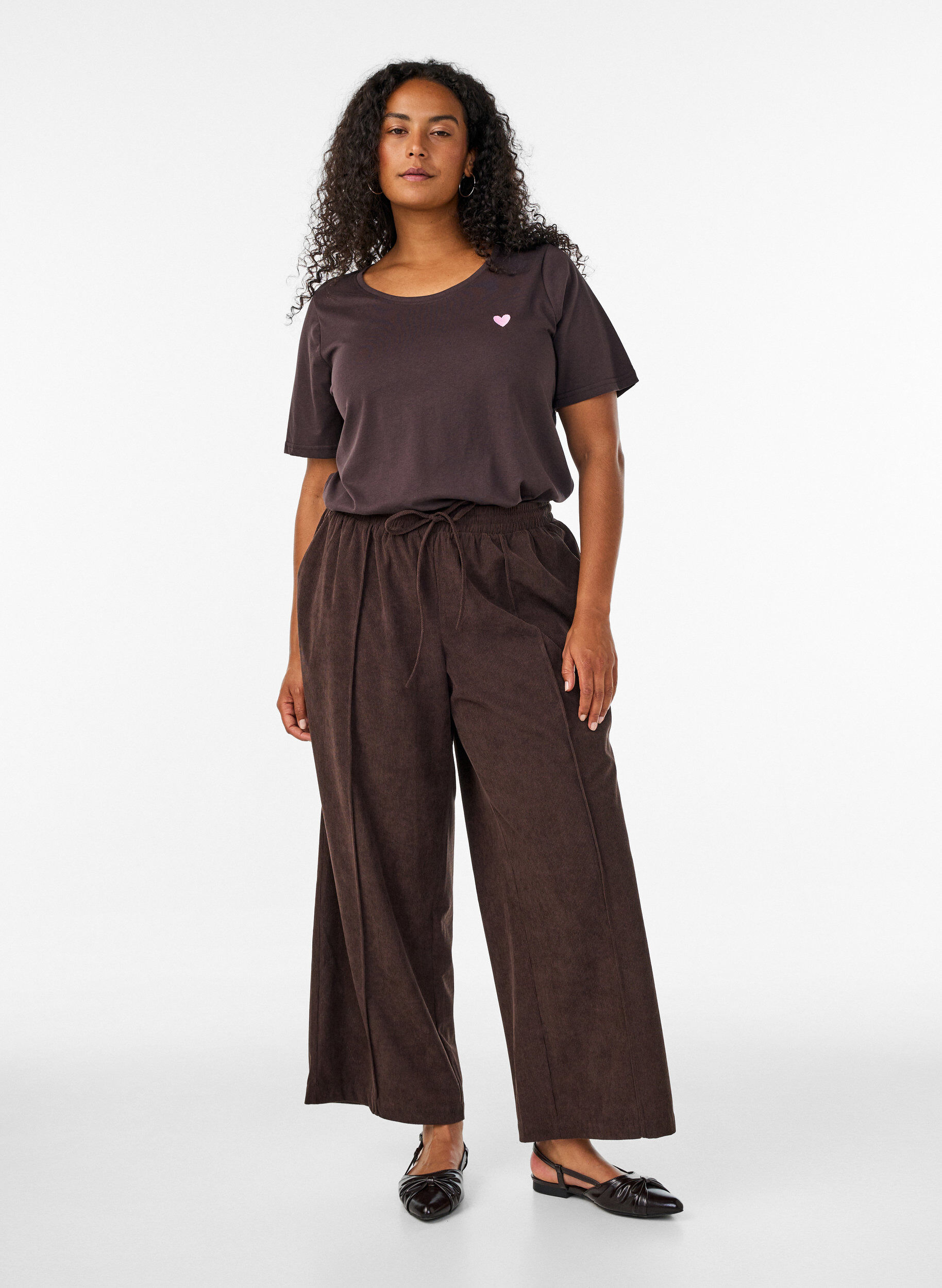 Cordhose mit weitem Bein und hoher Taille, Braun, Model