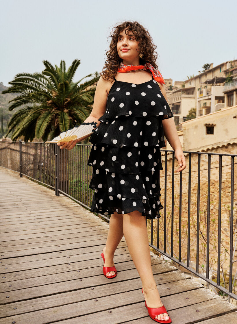 Lagenkleid mit R&uuml;schen und Spaghettitr&auml;gern, Schwarz, Image image number 0