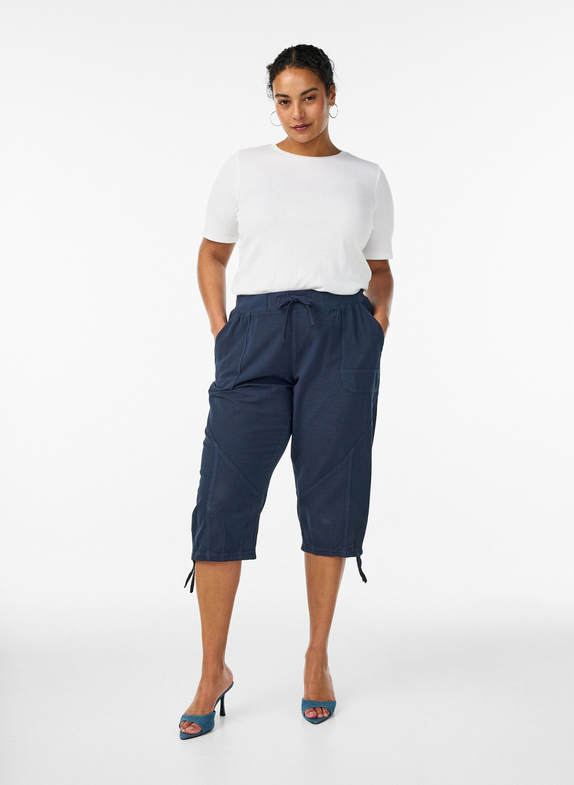 Zizzi Capri-Hose aus Baumwolle, Blau, Model image number 0