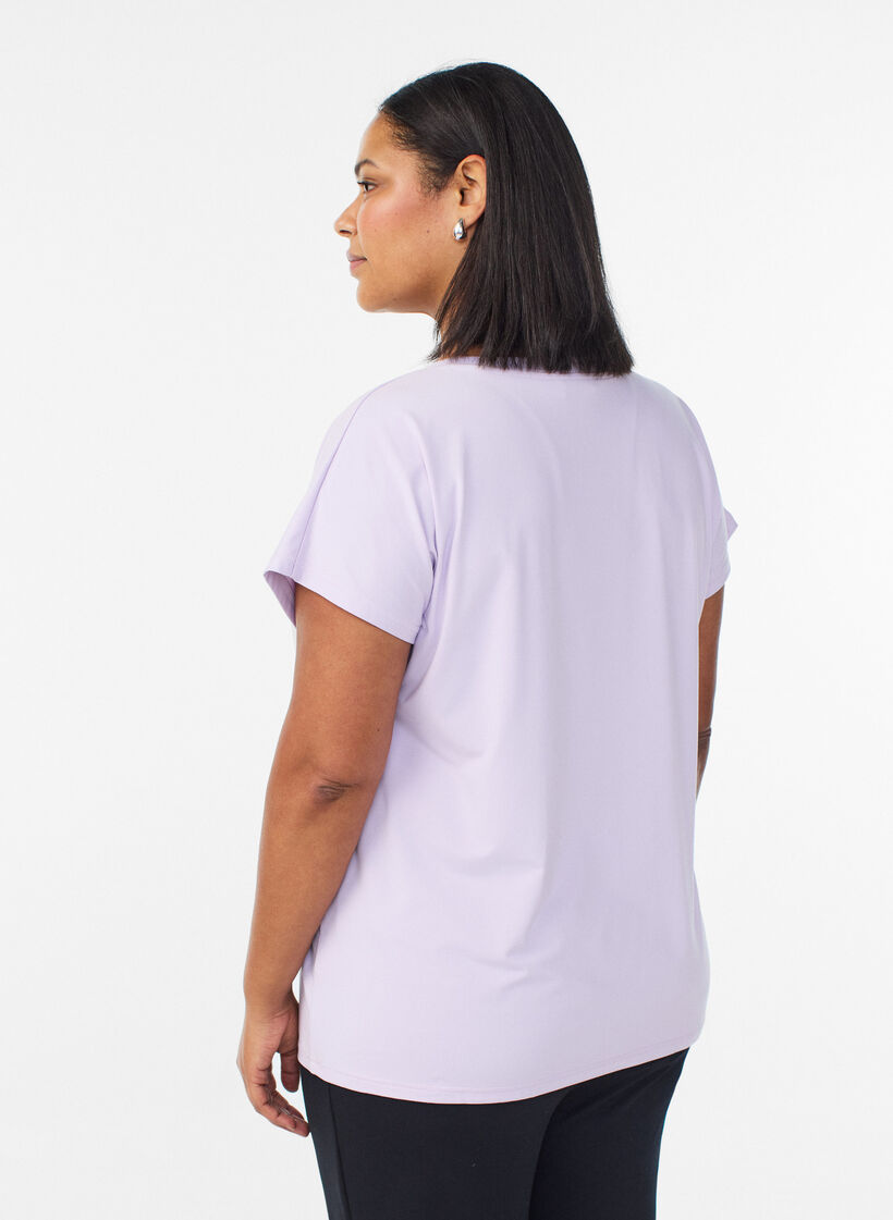 Lockeres Trainings-T-Shirt mit V-Ausschnitt, lila, Model image number 2