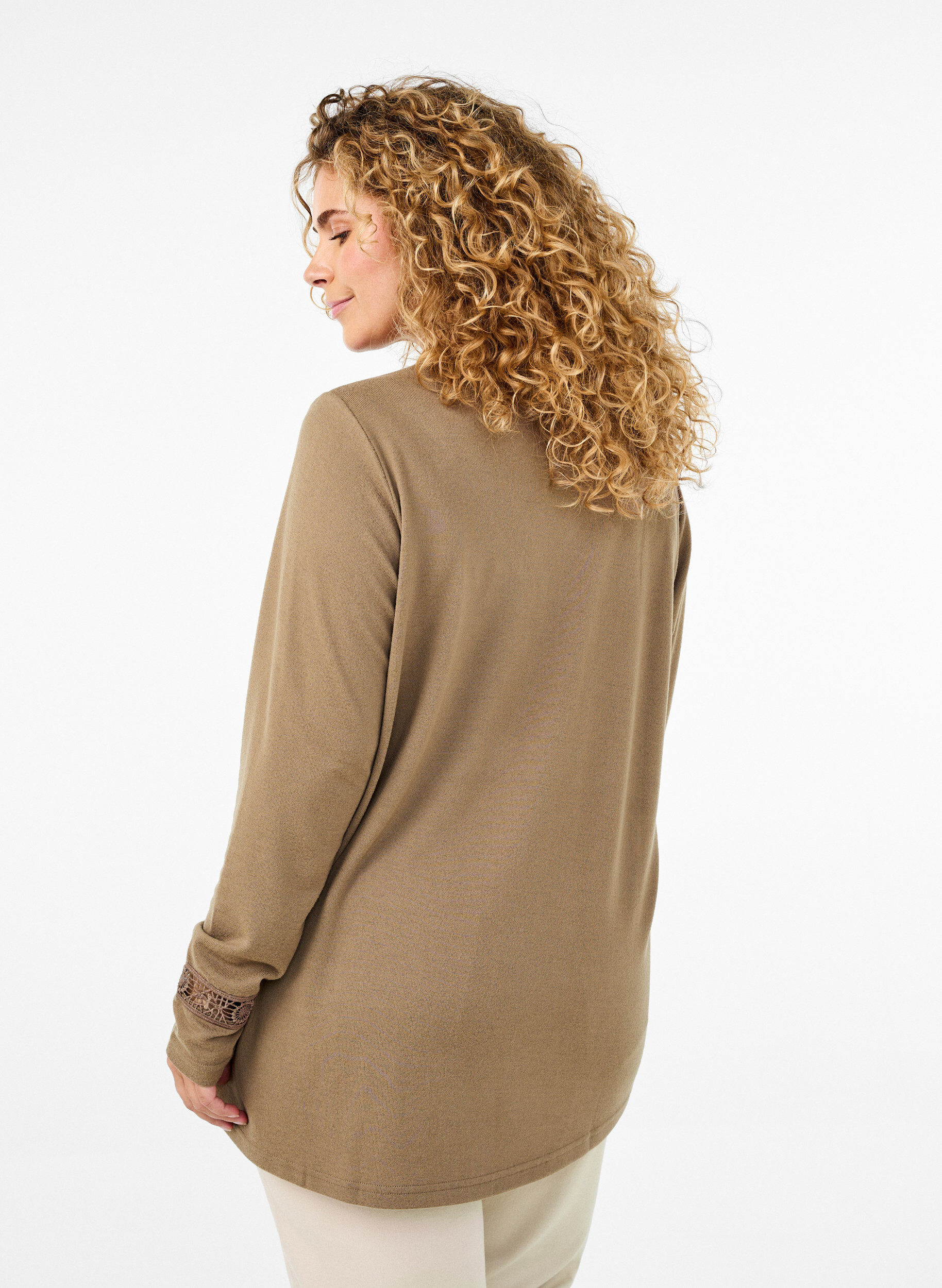 Zizzi Bluse mit Stickereidetails und langen &Auml;rmeln, Braun, Model image number 2
