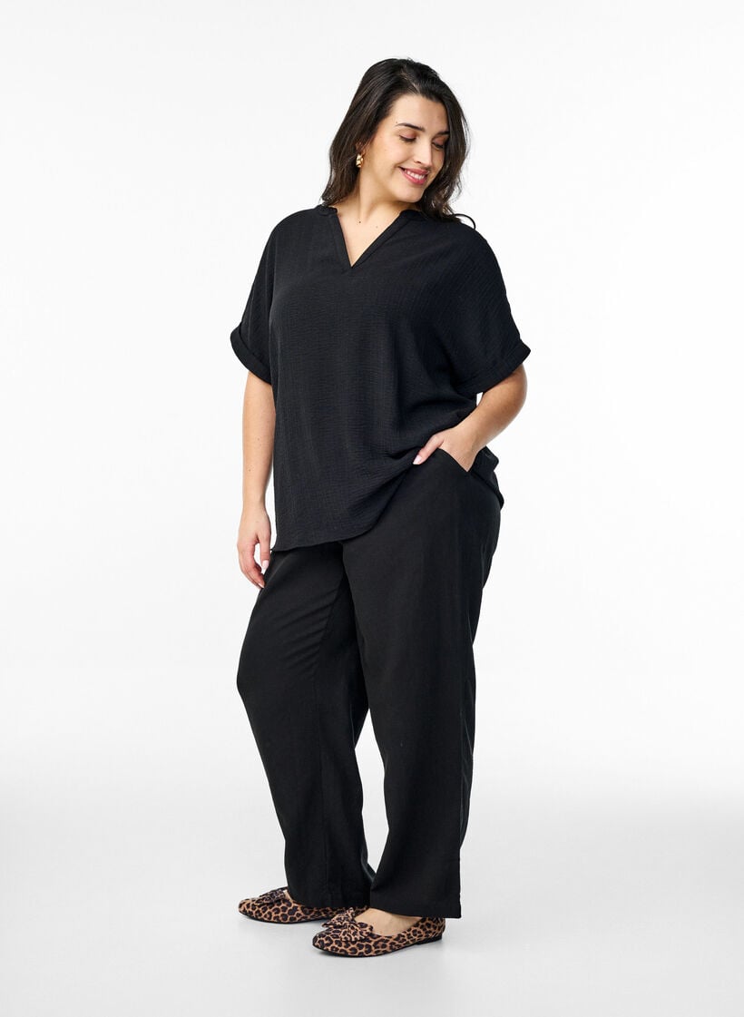 Lockere Bluse mit kurzen &Auml;rmeln, Schwarz, Model image number 1