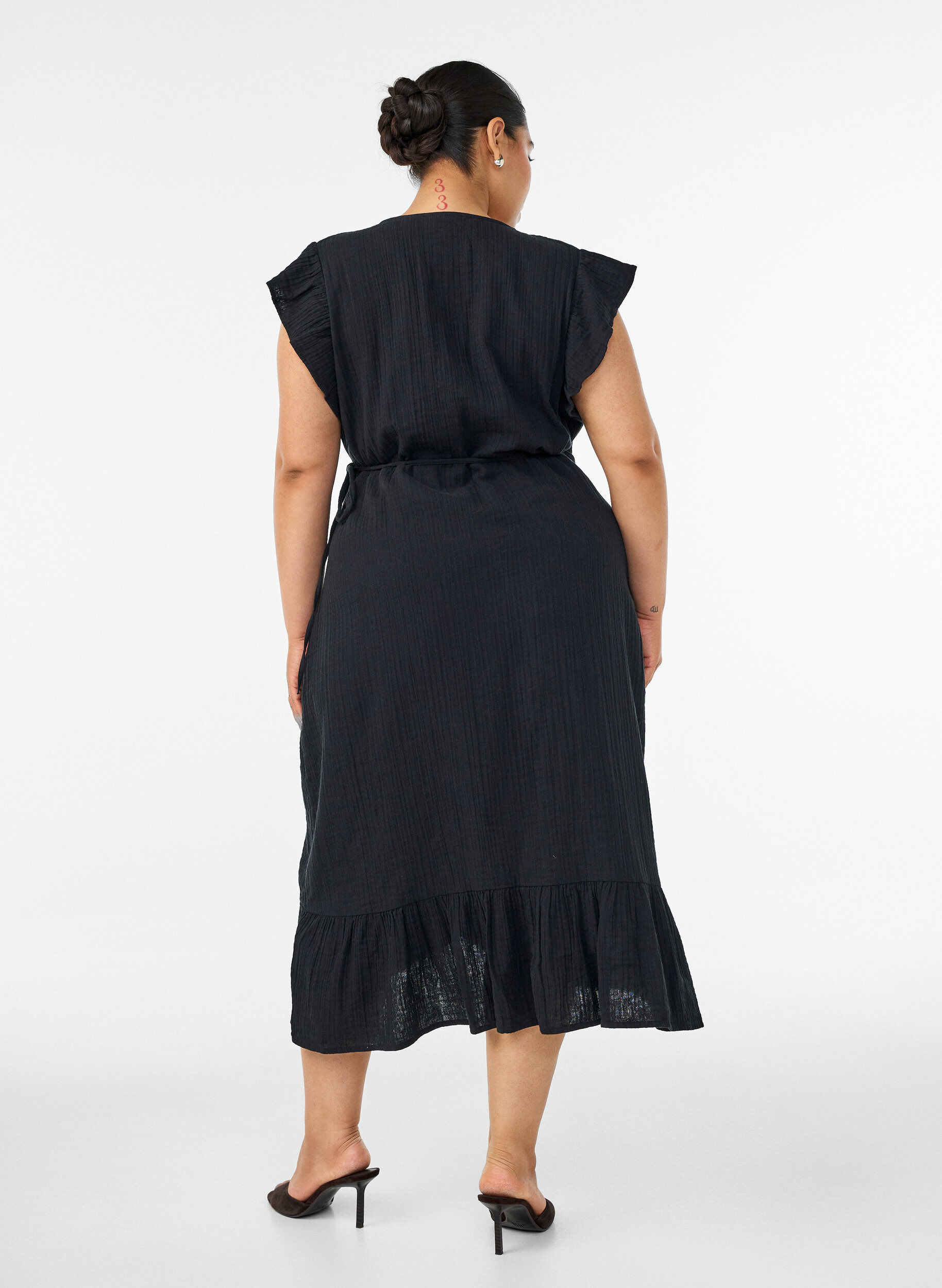 ZizziWickelkleid aus Baumwoll-Musselin mit R&uuml;schen, Schwarz, Model image number 1