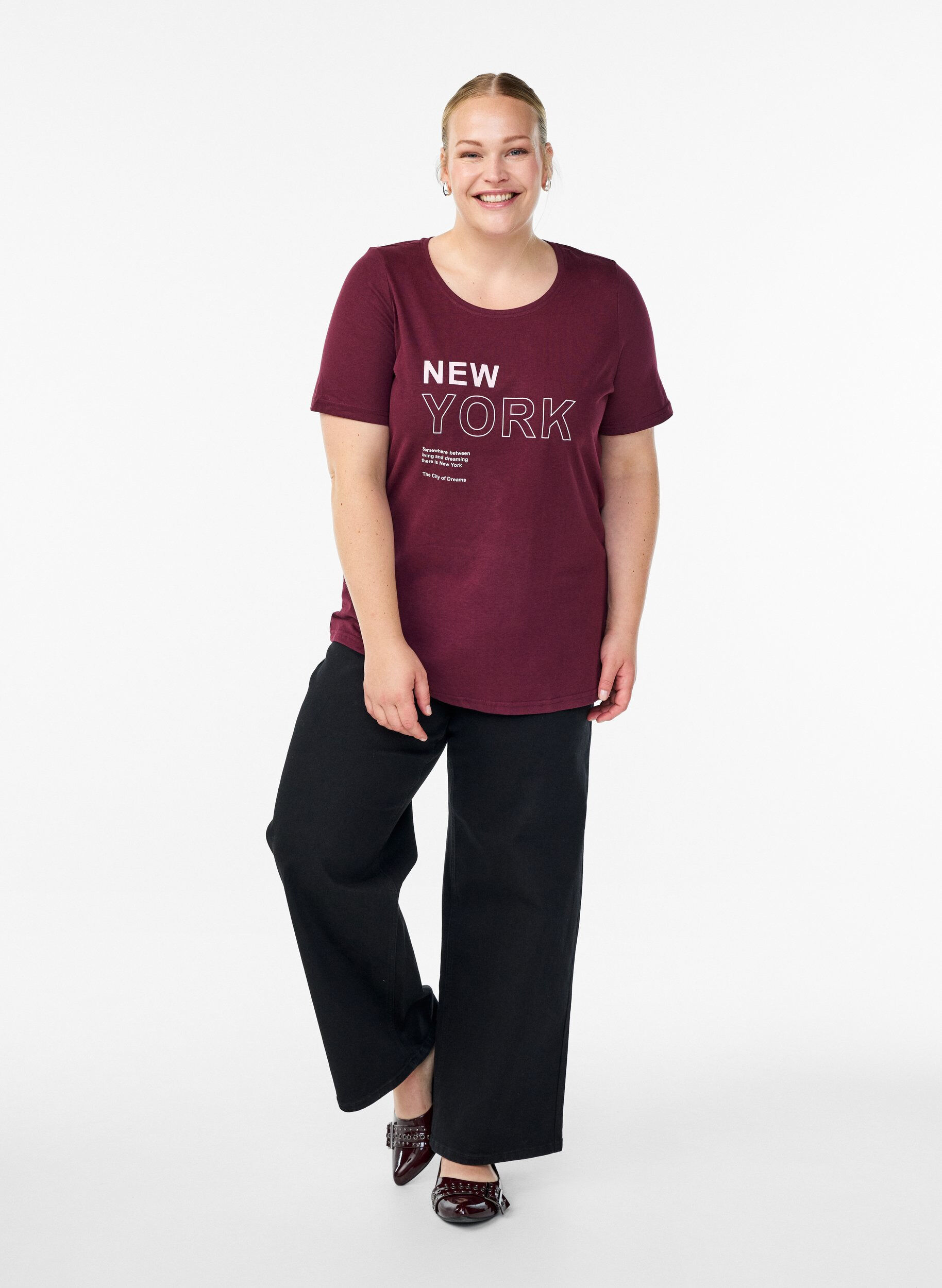Zizzi FLASH - T-Shirt mit Print, Dunkles Bordeaux, Model image number 1